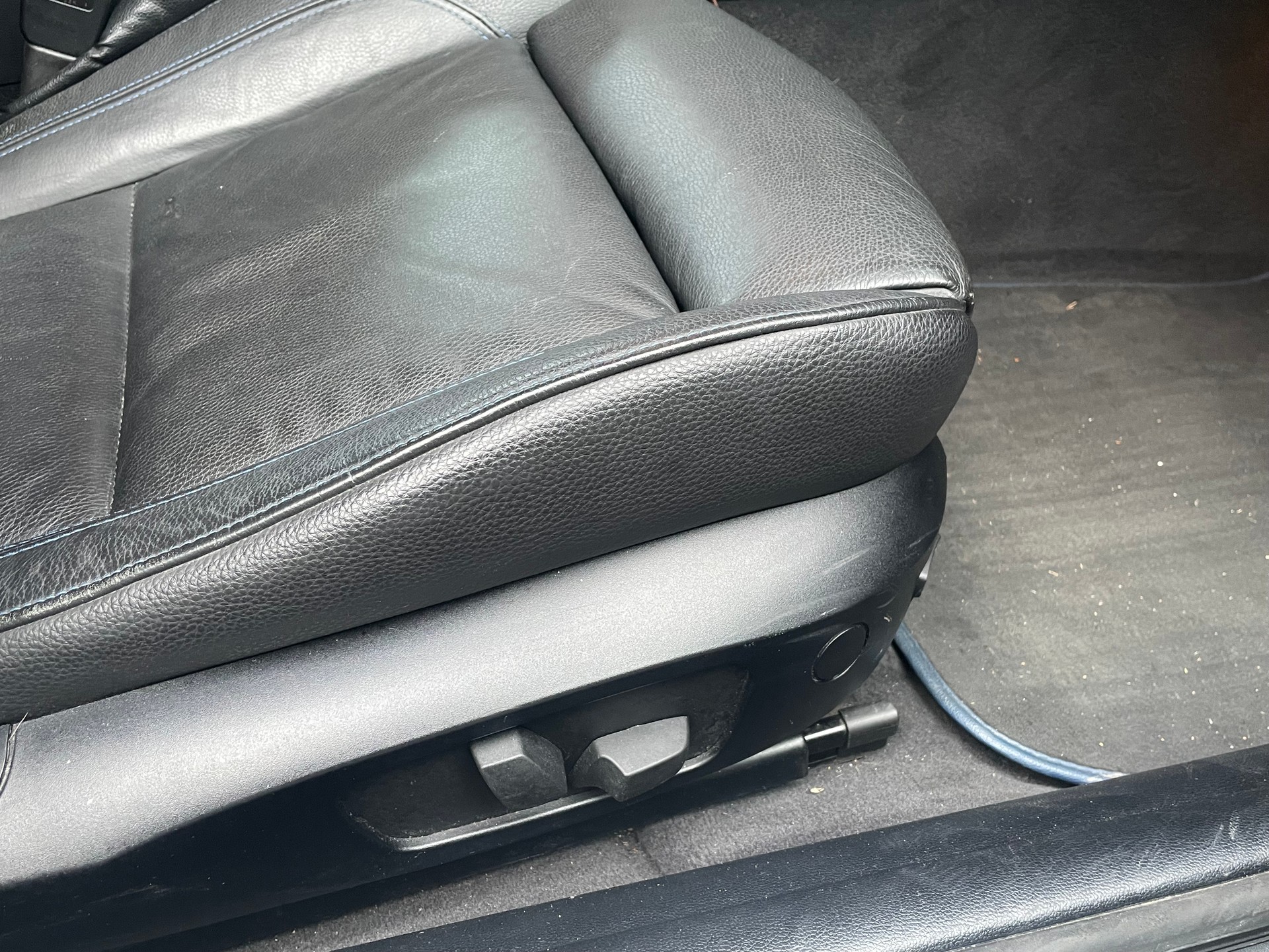 BMW 335i xDrive Coupé Steptronic-image-12