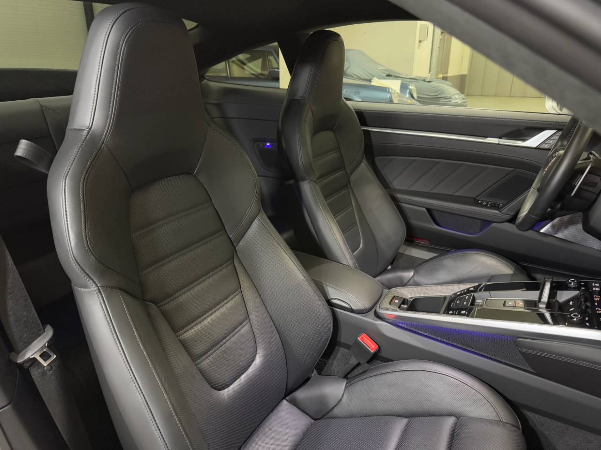 PORSCHE 911 Turbo S (MY23)-image-16
