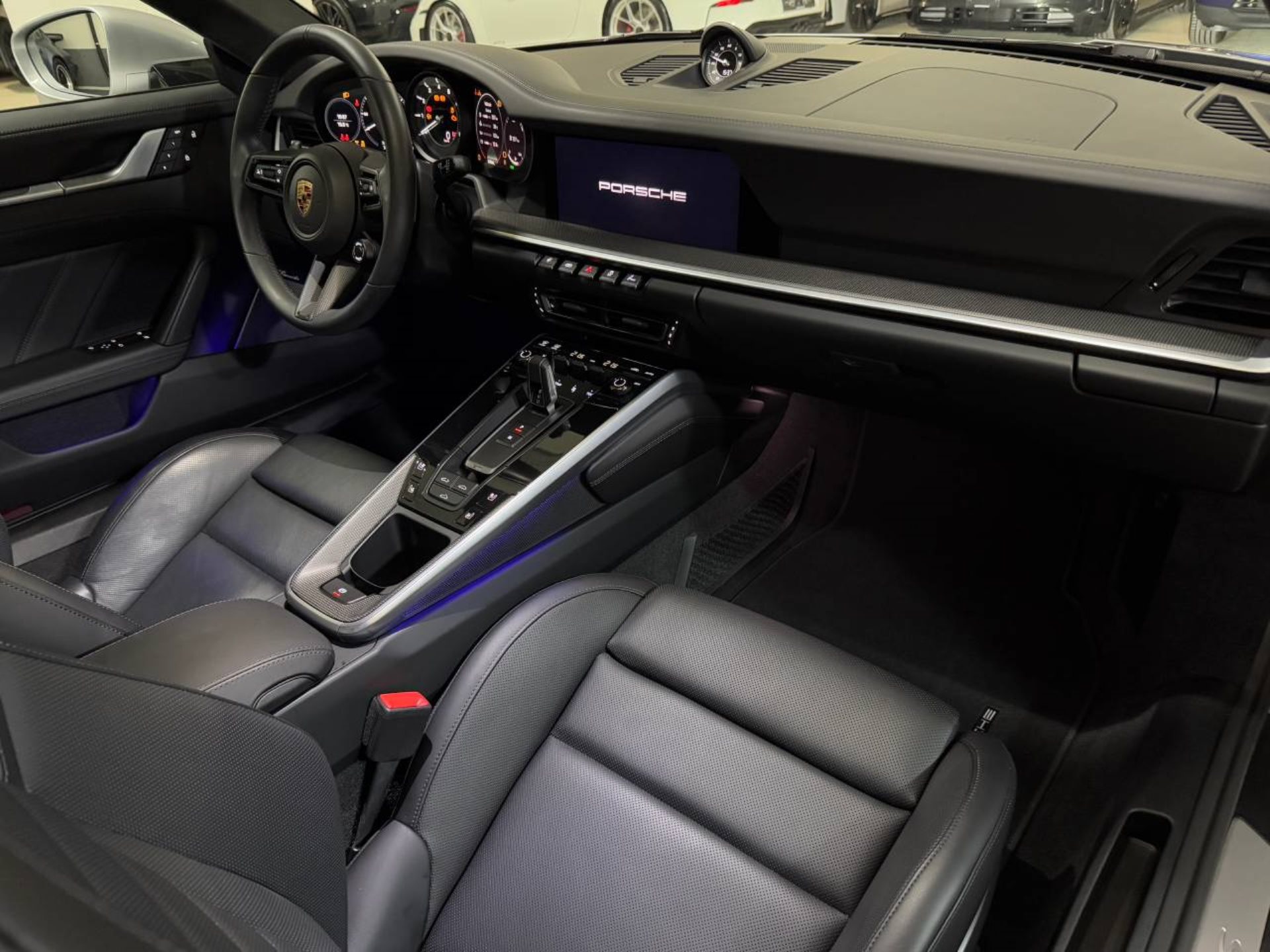 PORSCHE 911 Turbo S (MY23)-image-15