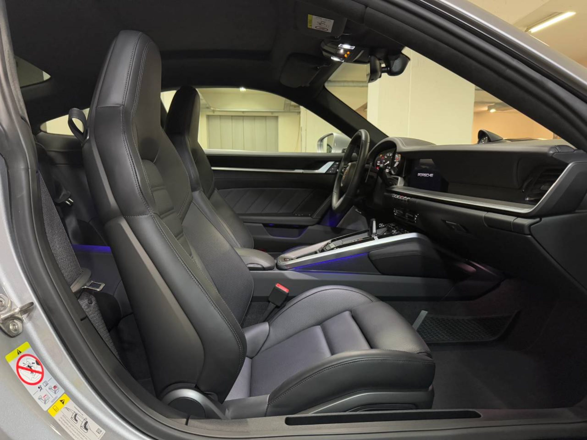 PORSCHE 911 Turbo S (MY23)-image-17