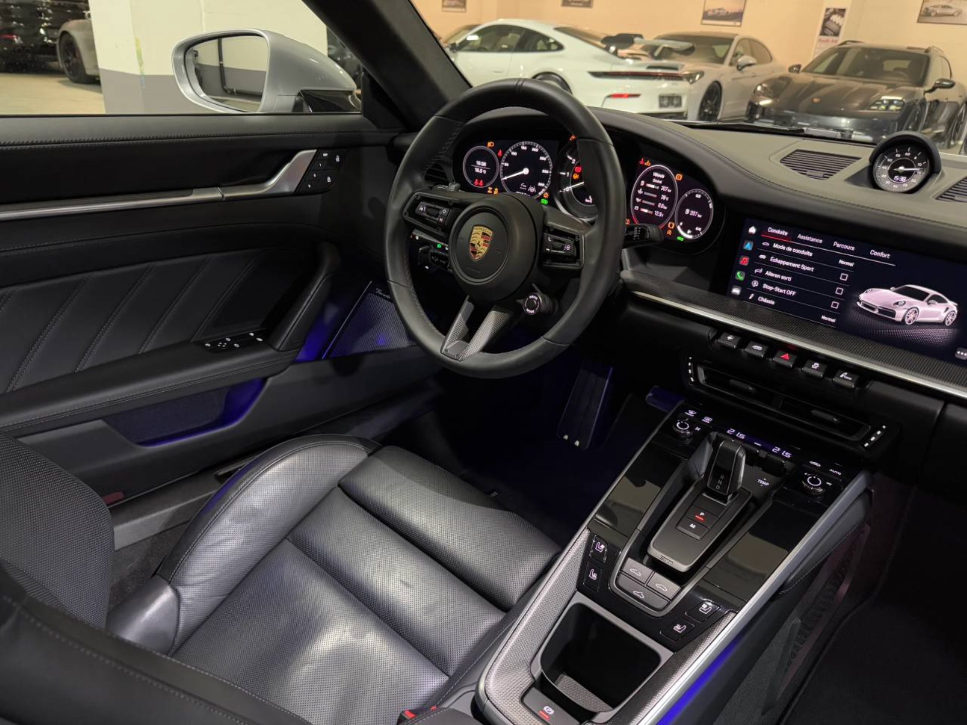 PORSCHE 911 Turbo S (MY23)-image-14
