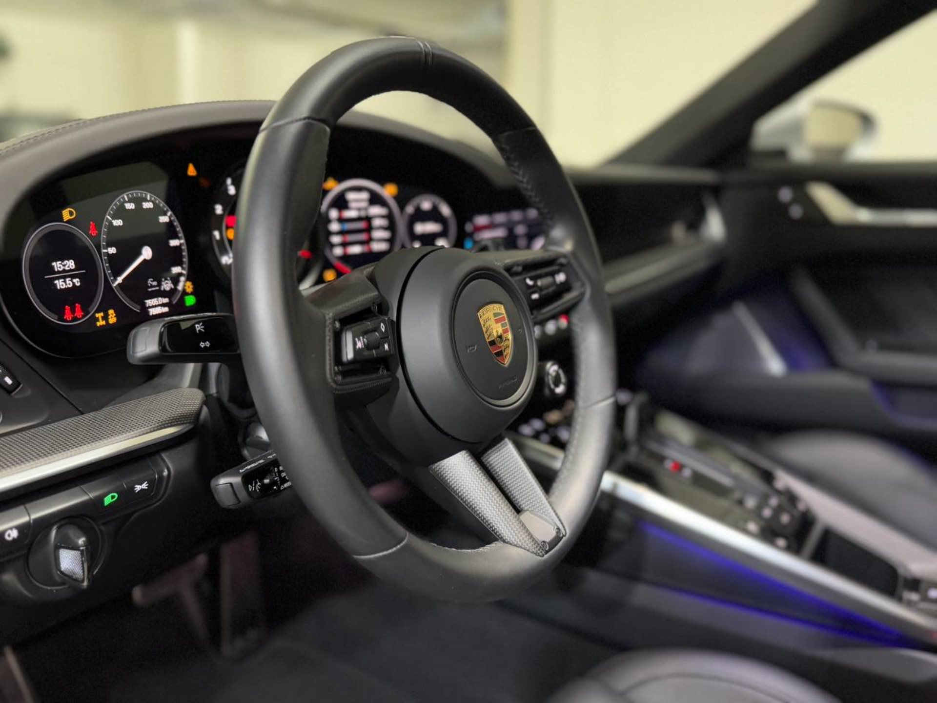 PORSCHE 911 Turbo S (MY23)-image-12