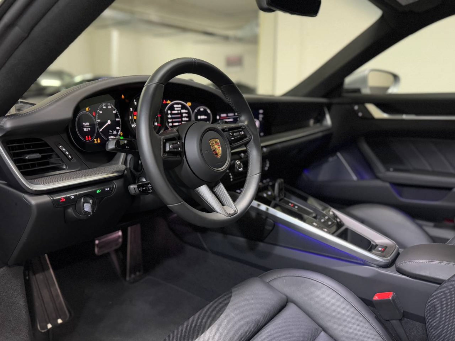 PORSCHE 911 Turbo S (MY23)-image-3