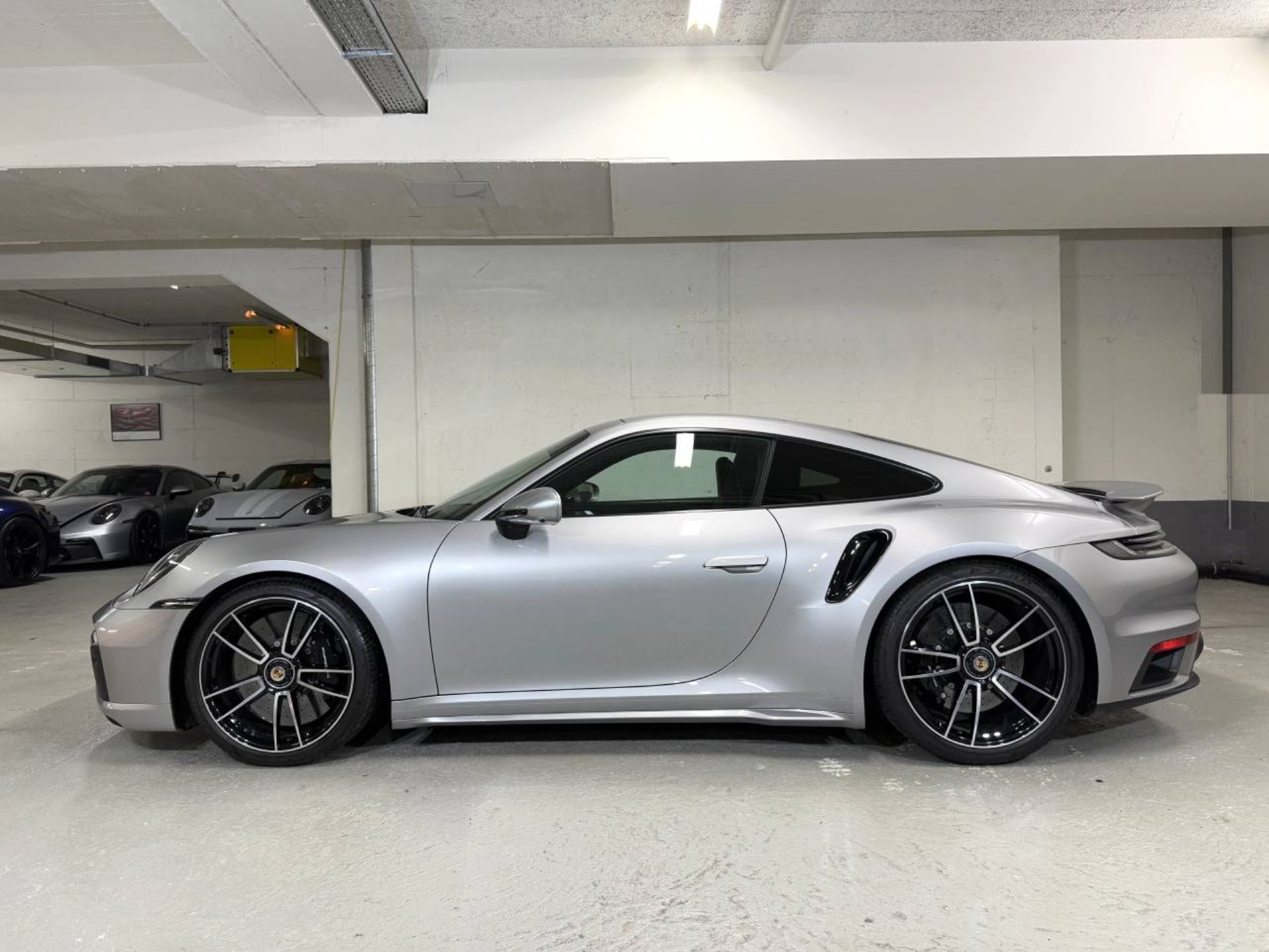 PORSCHE 911 Turbo S (MY23)-image-1