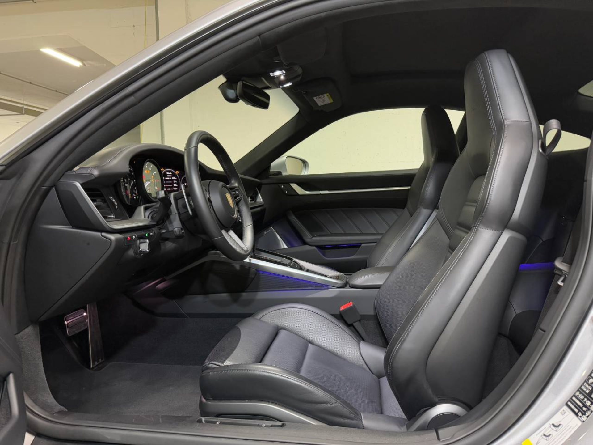PORSCHE 911 Turbo S (MY23)-image-11