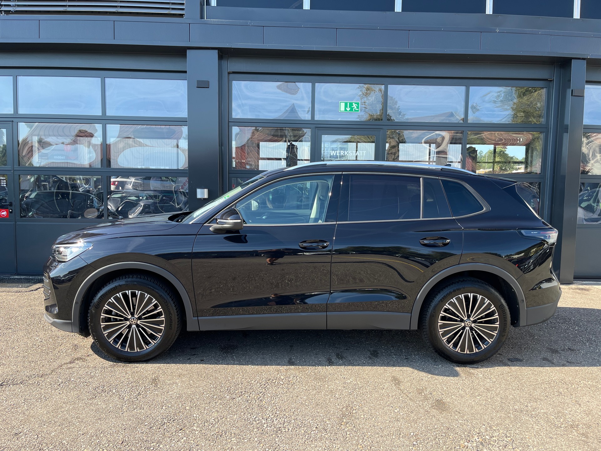 VW Tiguan 2.0 TDI SCR Life DSG-image-2