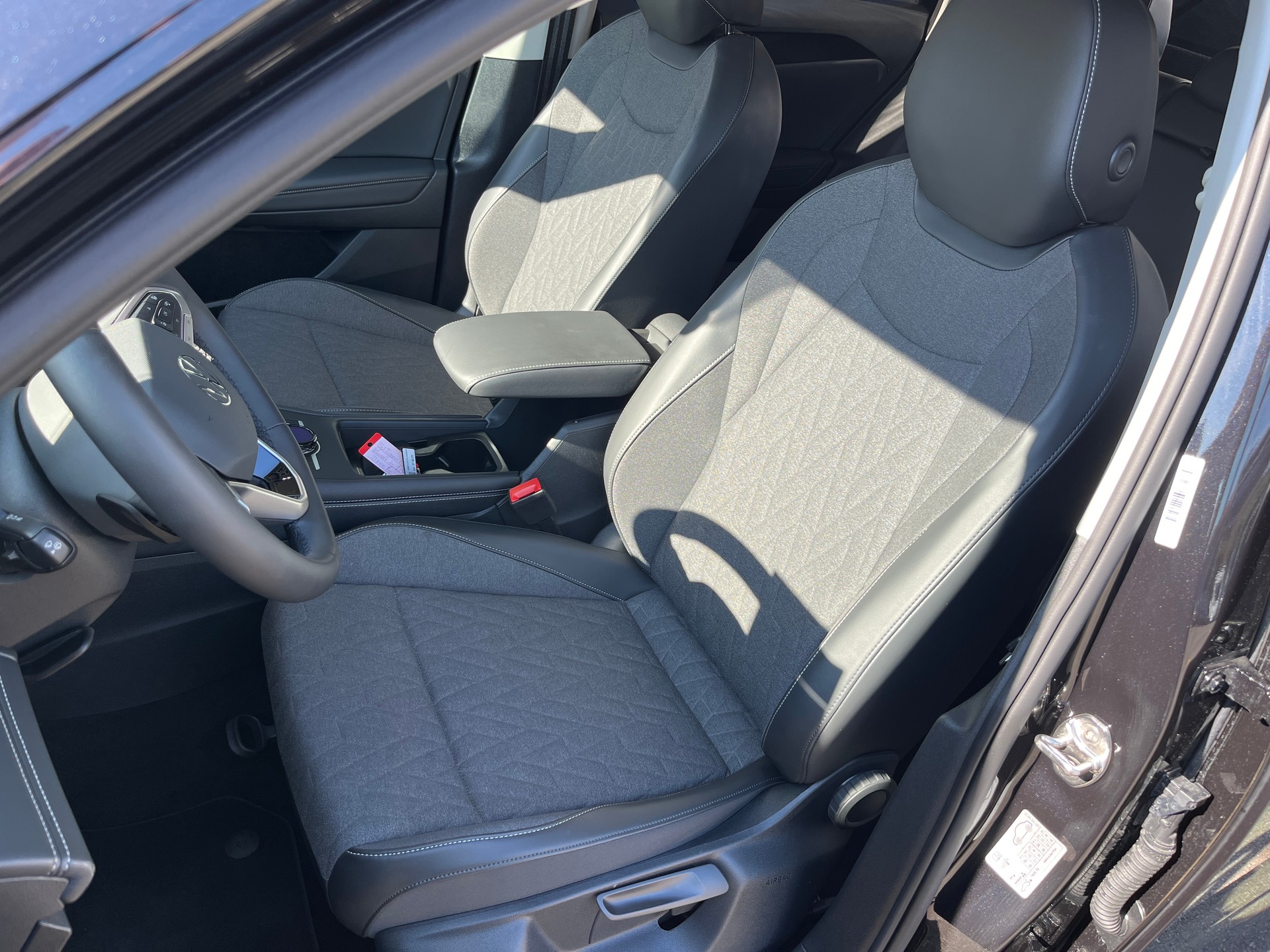 VW Tiguan 2.0 TDI SCR Life DSG-image-9