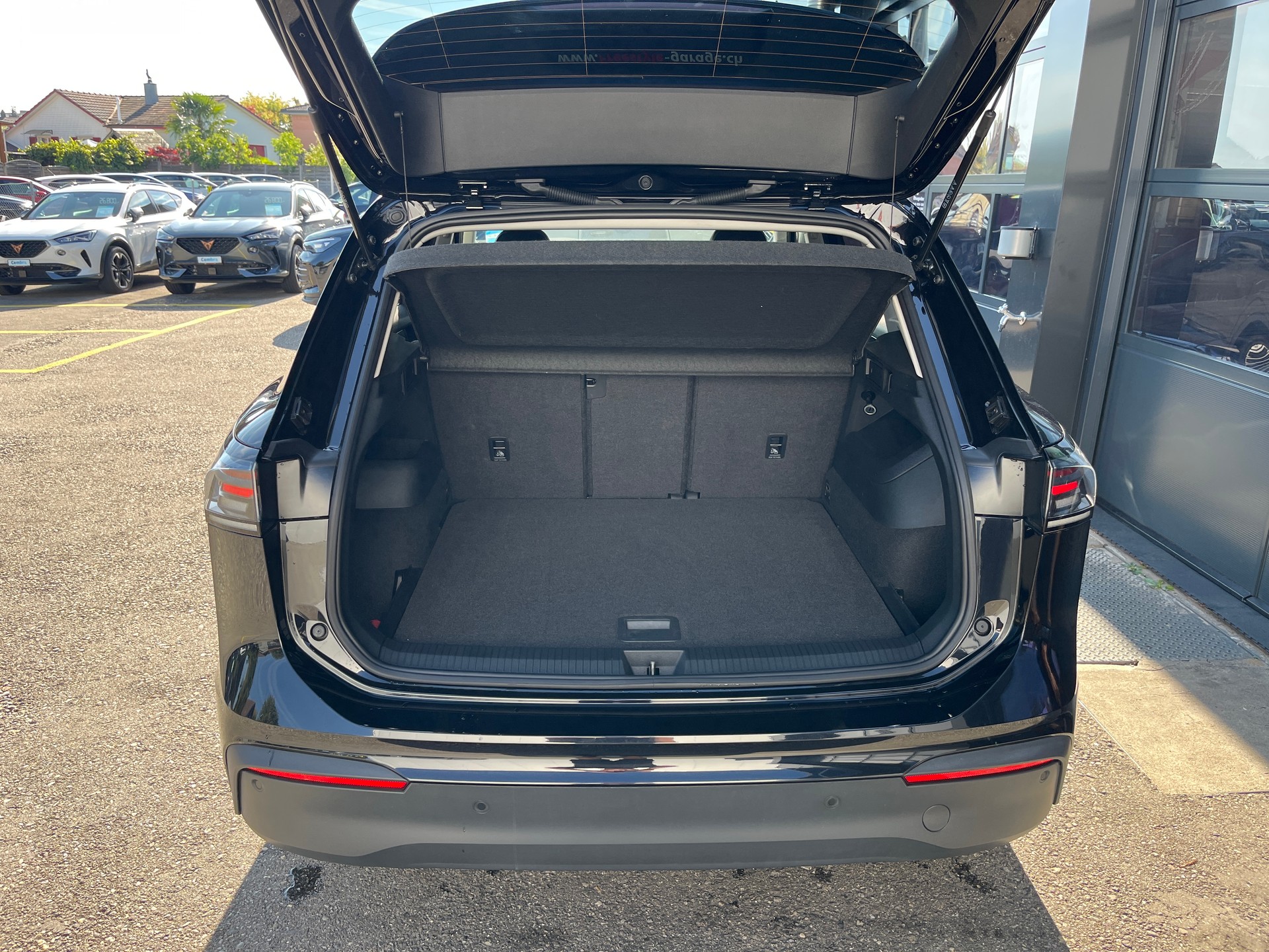 VW Tiguan 2.0 TDI SCR Life DSG-image-5