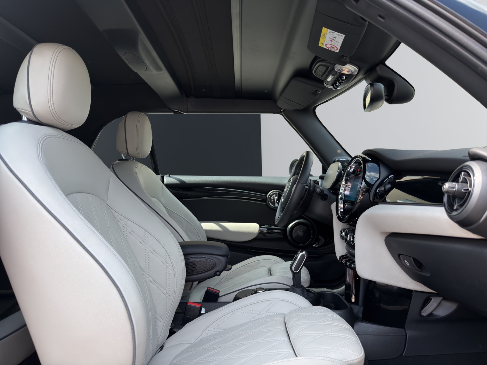 MINI Cabrio F57 2.0i John Cooper Works-image-13
