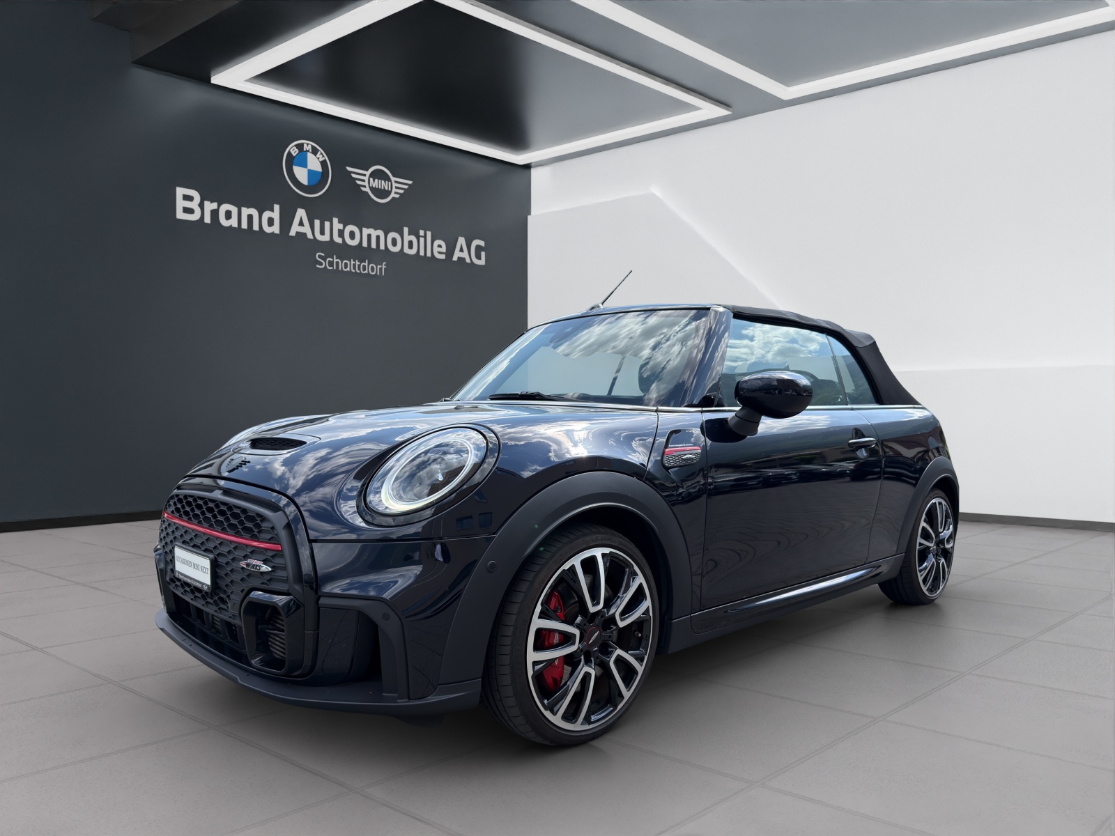 MINI Cabrio F57 2.0i John Cooper Works-image-0