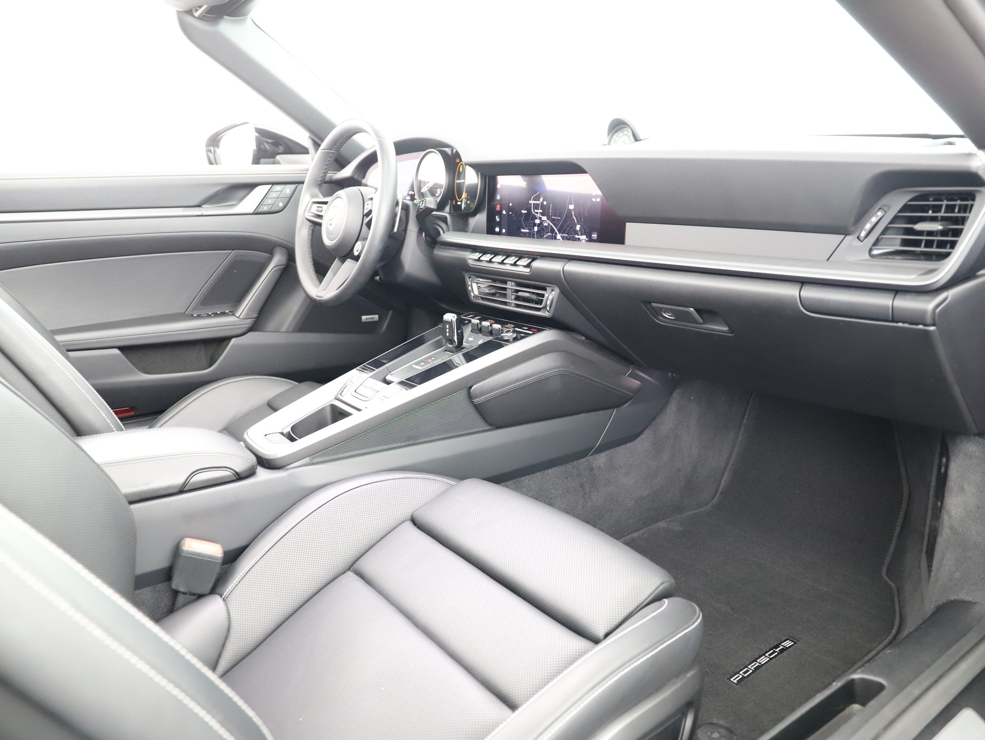 PORSCHE 911 Carrera 4 Cabriolet-image-14