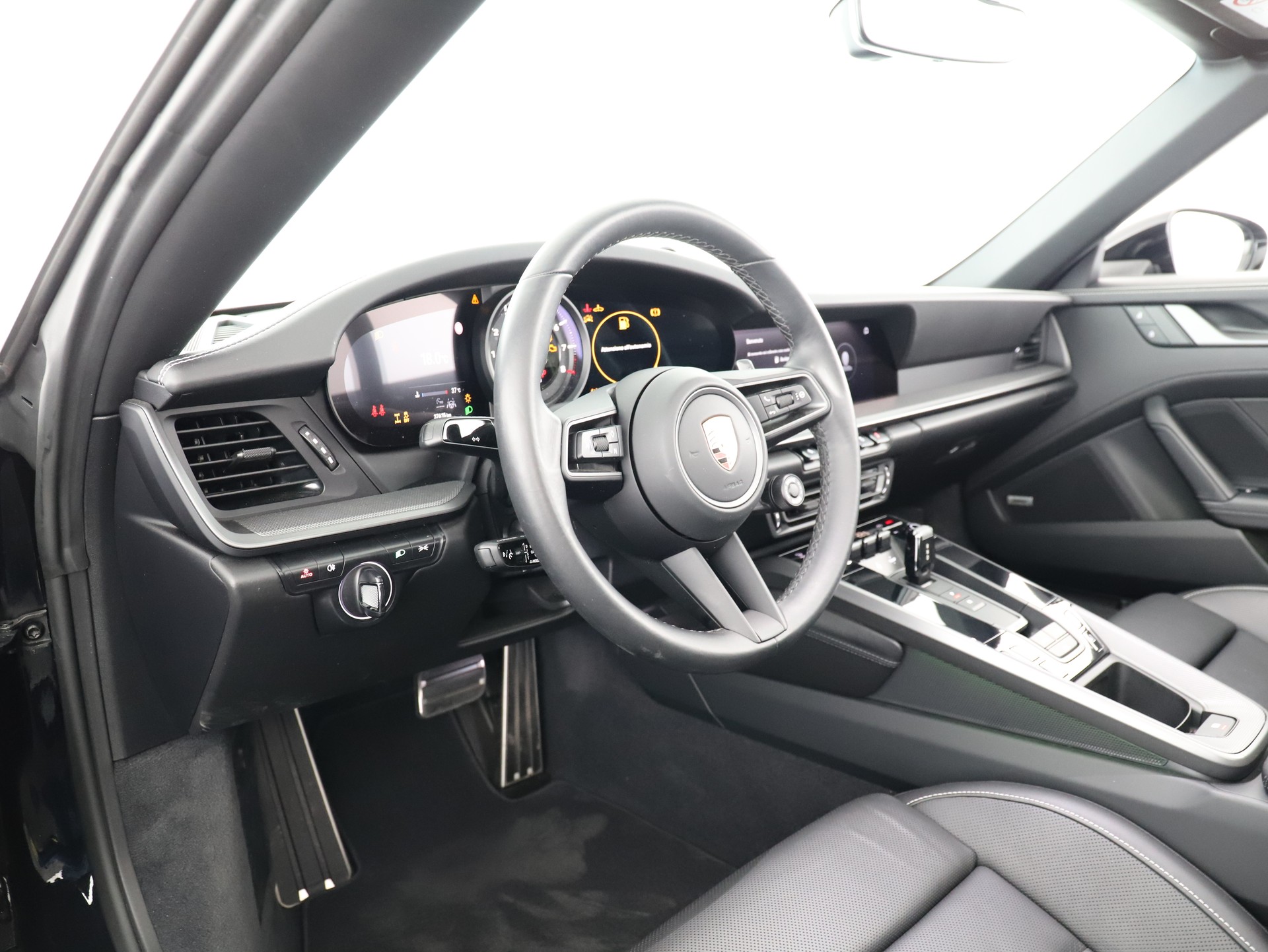 PORSCHE 911 Carrera 4 Cabriolet-image-13