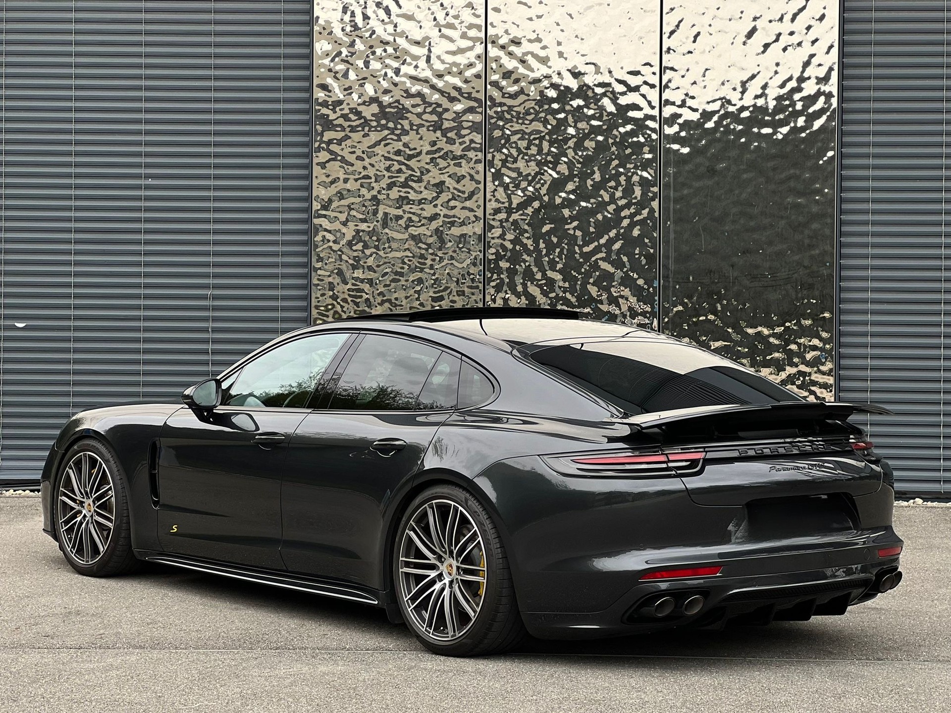 PORSCHE Panamera GTS PDK-image-4