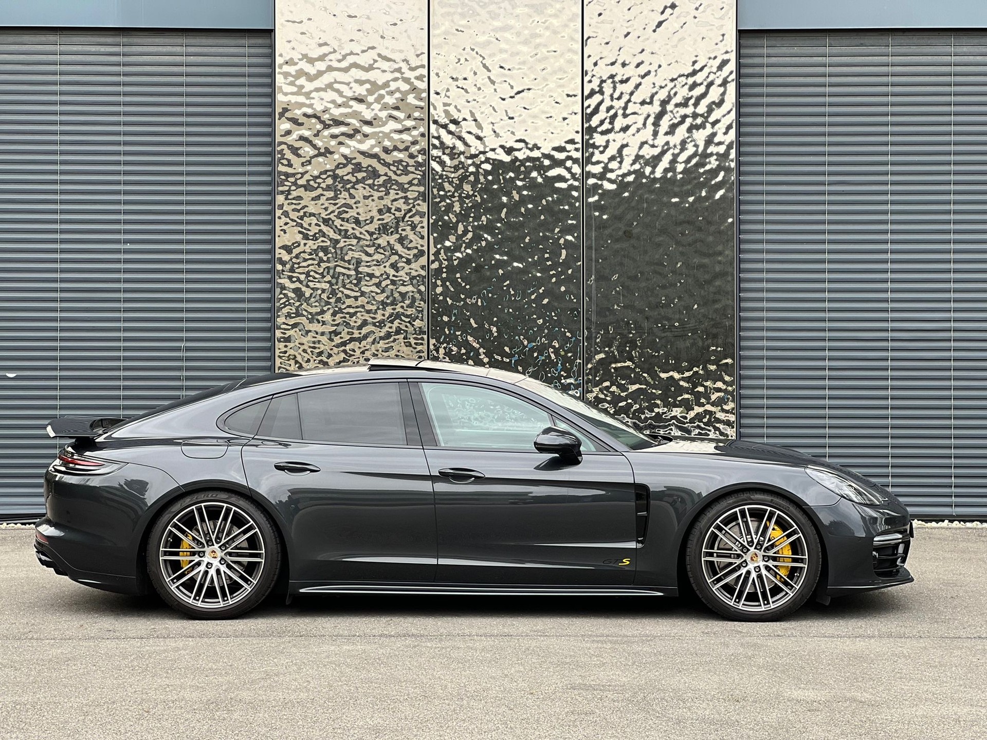 PORSCHE Panamera GTS PDK-image-2