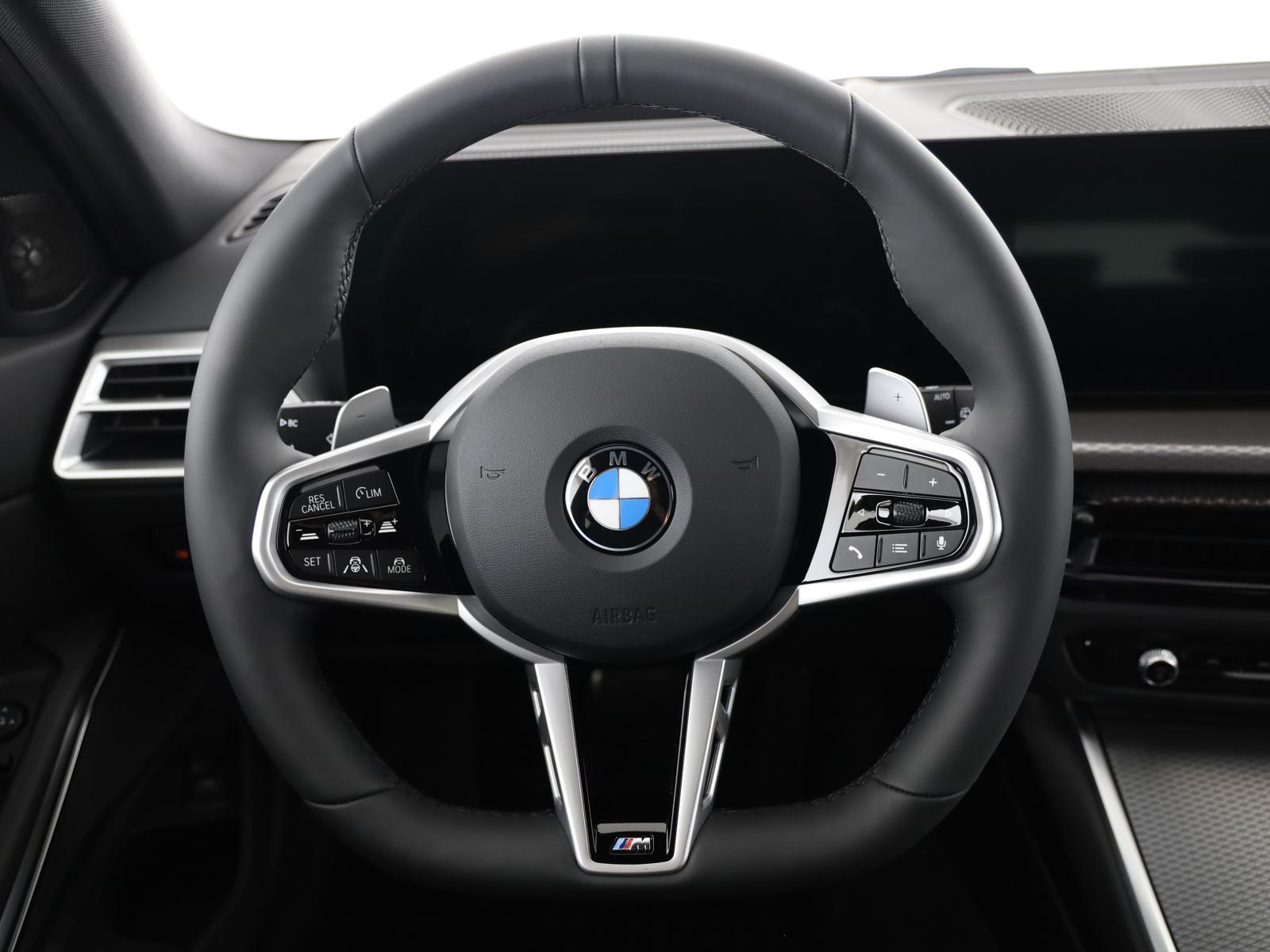 BMW 320d xDrive Touring M Sport-image-17