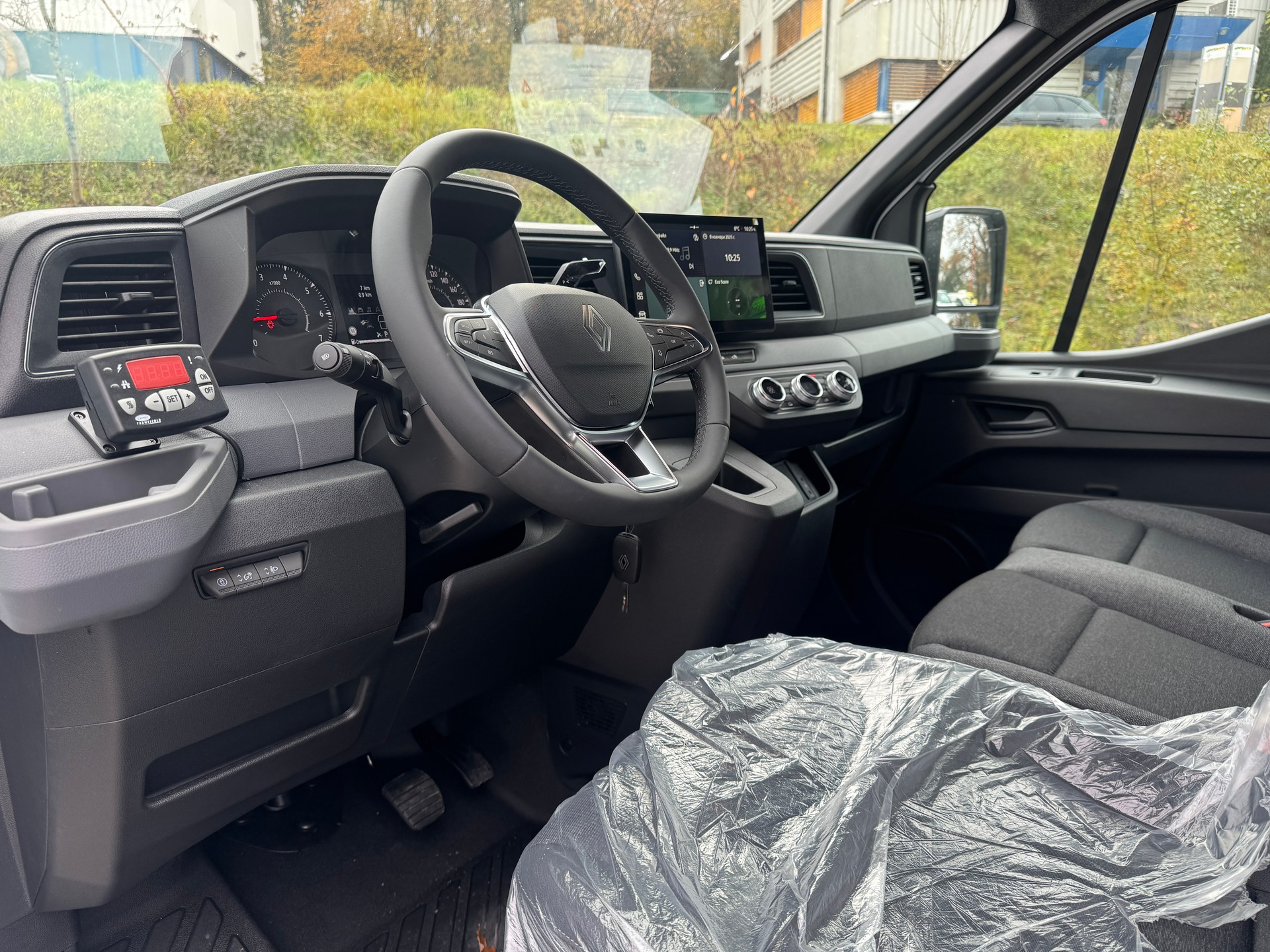 RENAULT Master T35 2.0 Blue dCi 150 L2H2 Automat-image-4