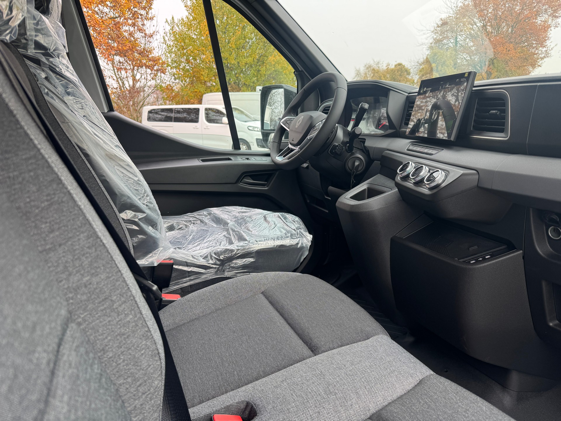 RENAULT Master T35 2.0 Blue dCi 150 L2H2 Automat-image-2