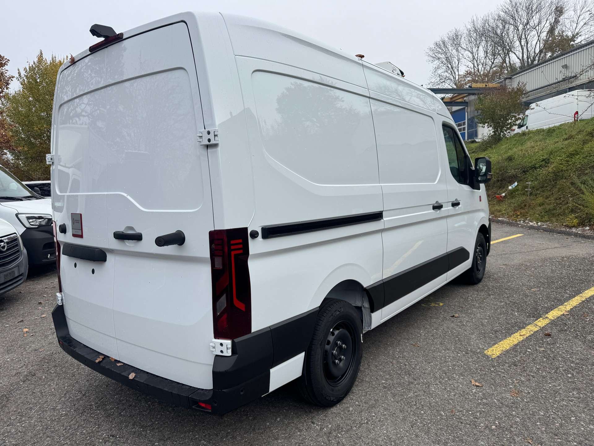 RENAULT Master T35 2.0 Blue dCi 150 L2H2 Automat-image-3