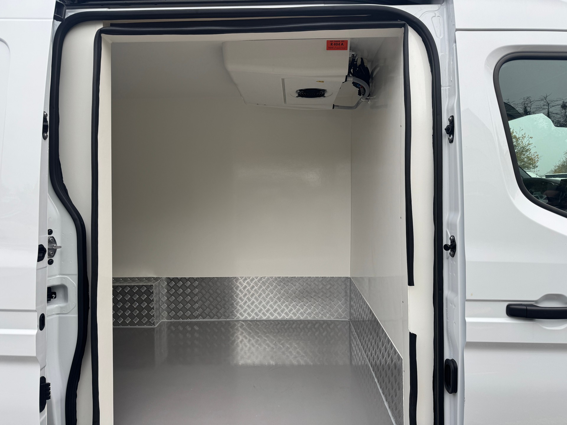 RENAULT Master T35 2.0 Blue dCi 150 L2H2 Automat-image-10