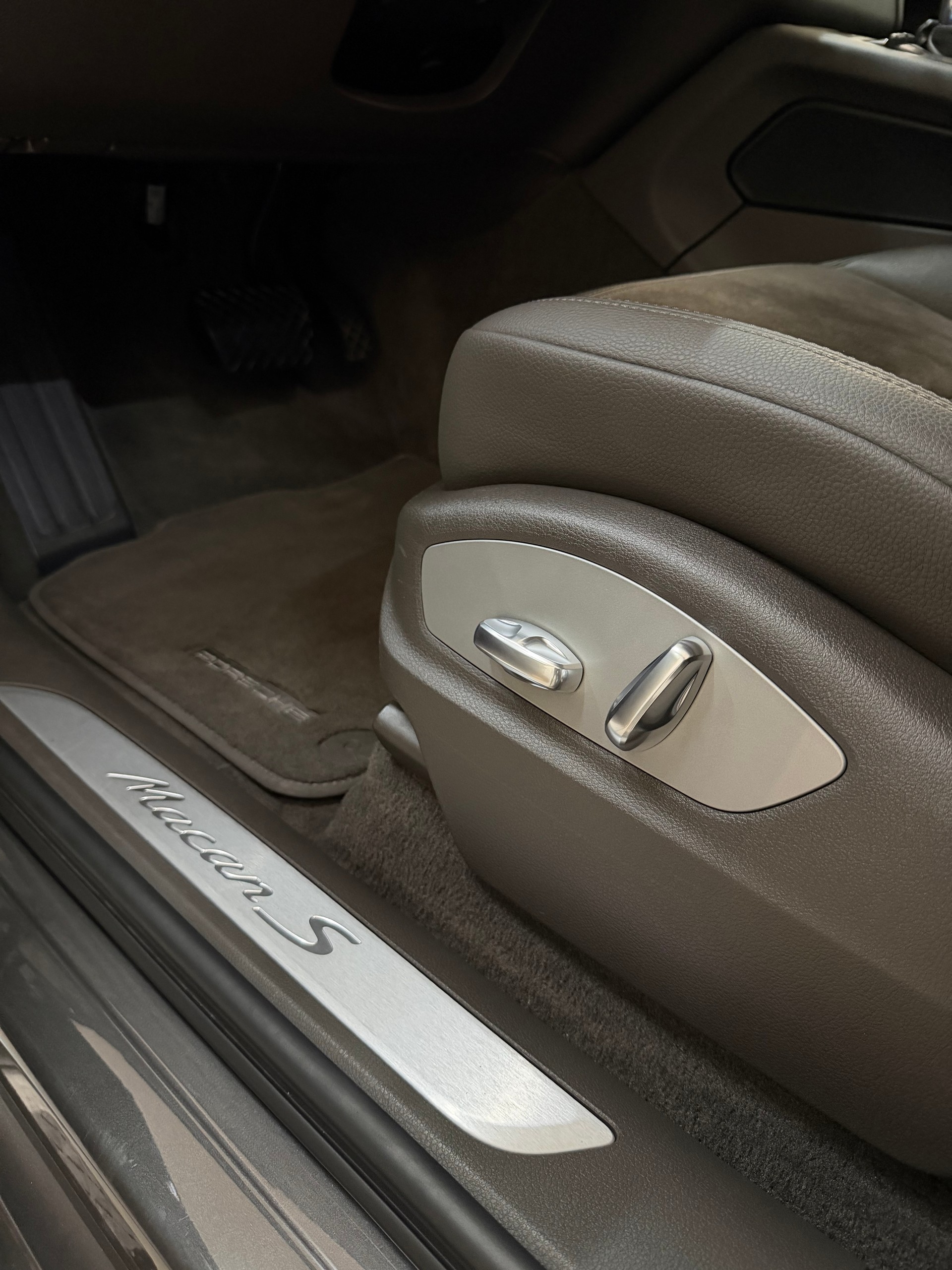PORSCHE Macan S PDK-image-16