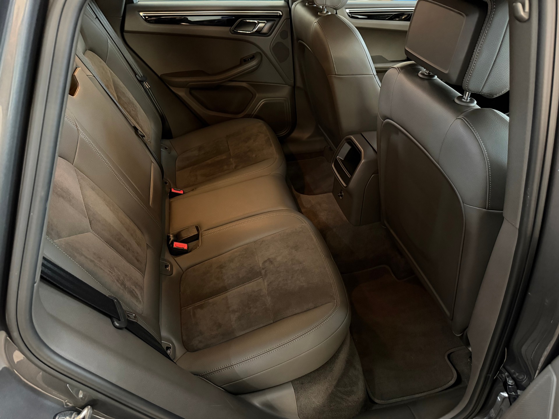 PORSCHE Macan S PDK-image-19