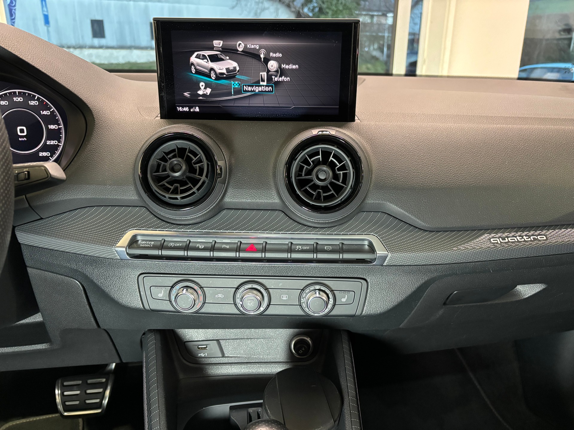 AUDI Q2 2.0 TDI sport quattro S-tronic-image-14