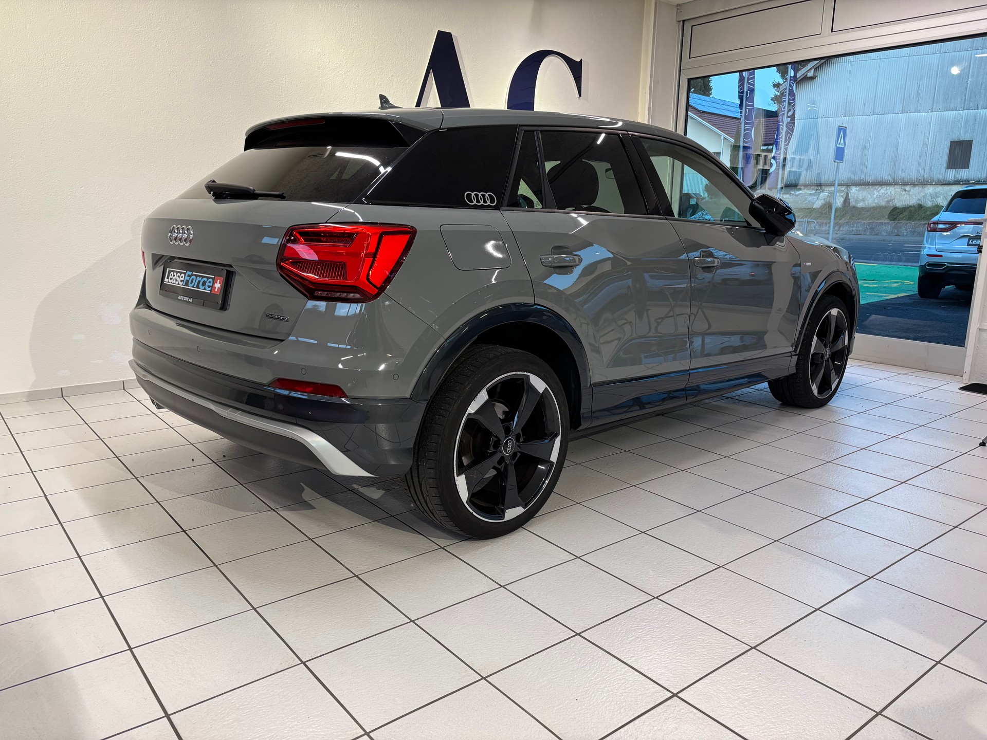 AUDI Q2 2.0 TDI sport quattro S-tronic-image-2