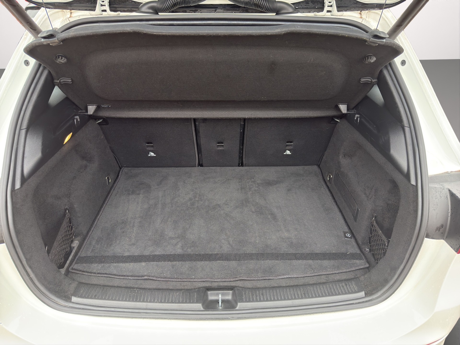 MERCEDES-BENZ B 250 4Matic AMG Line-image-8