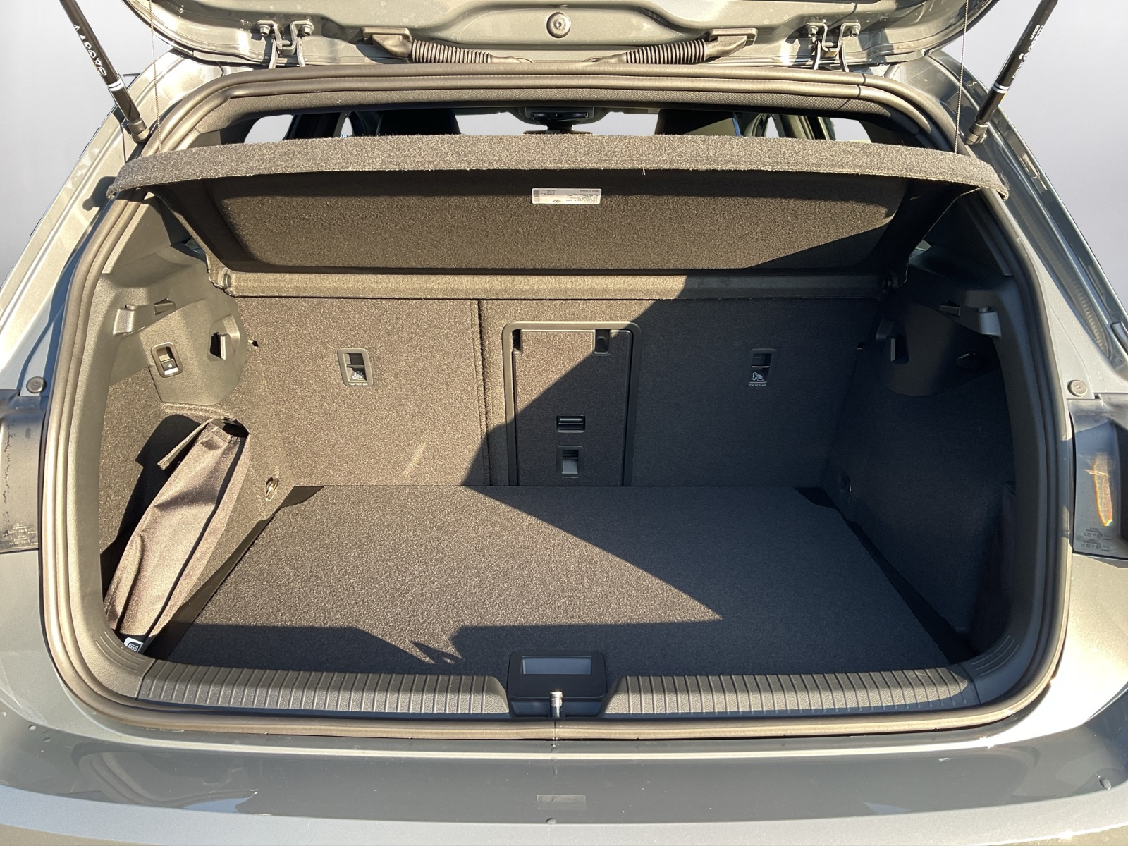 VW Golf 2.0 TSI R DSG 4 Motion-image-11