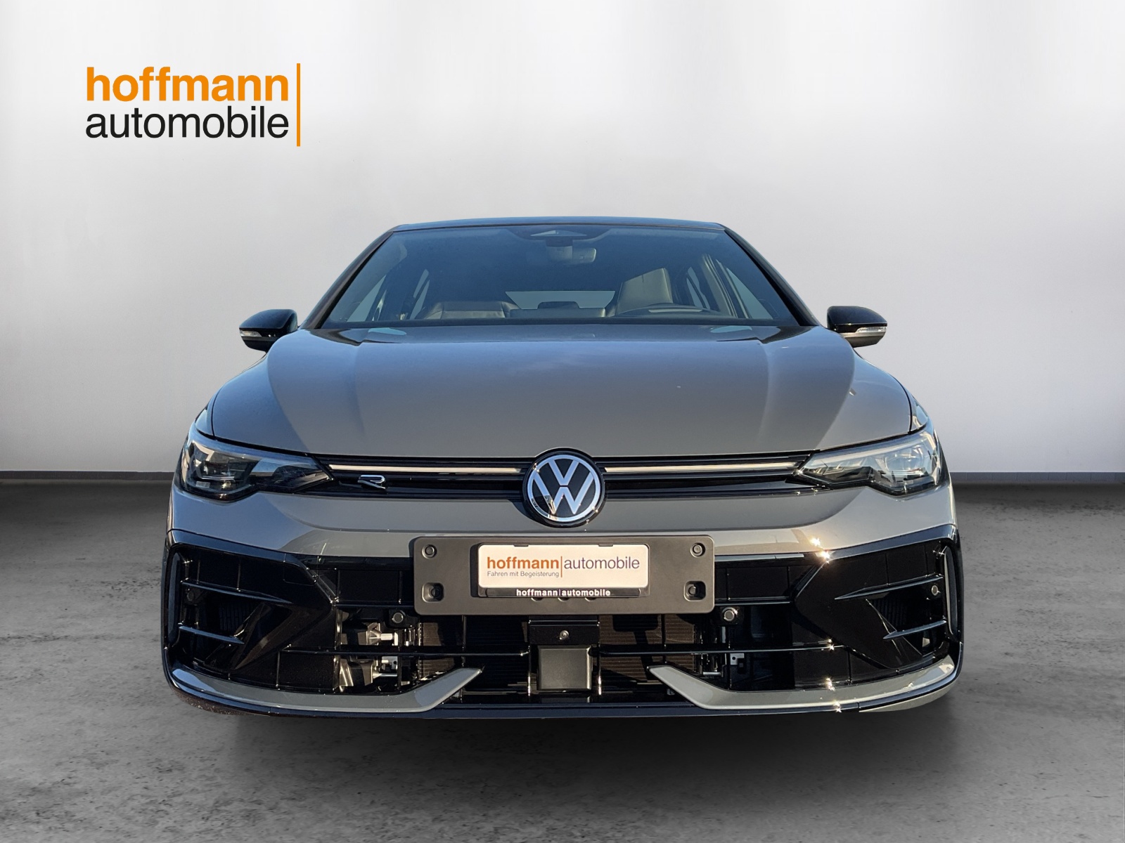 VW Golf 2.0 TSI R DSG 4 Motion-image-1