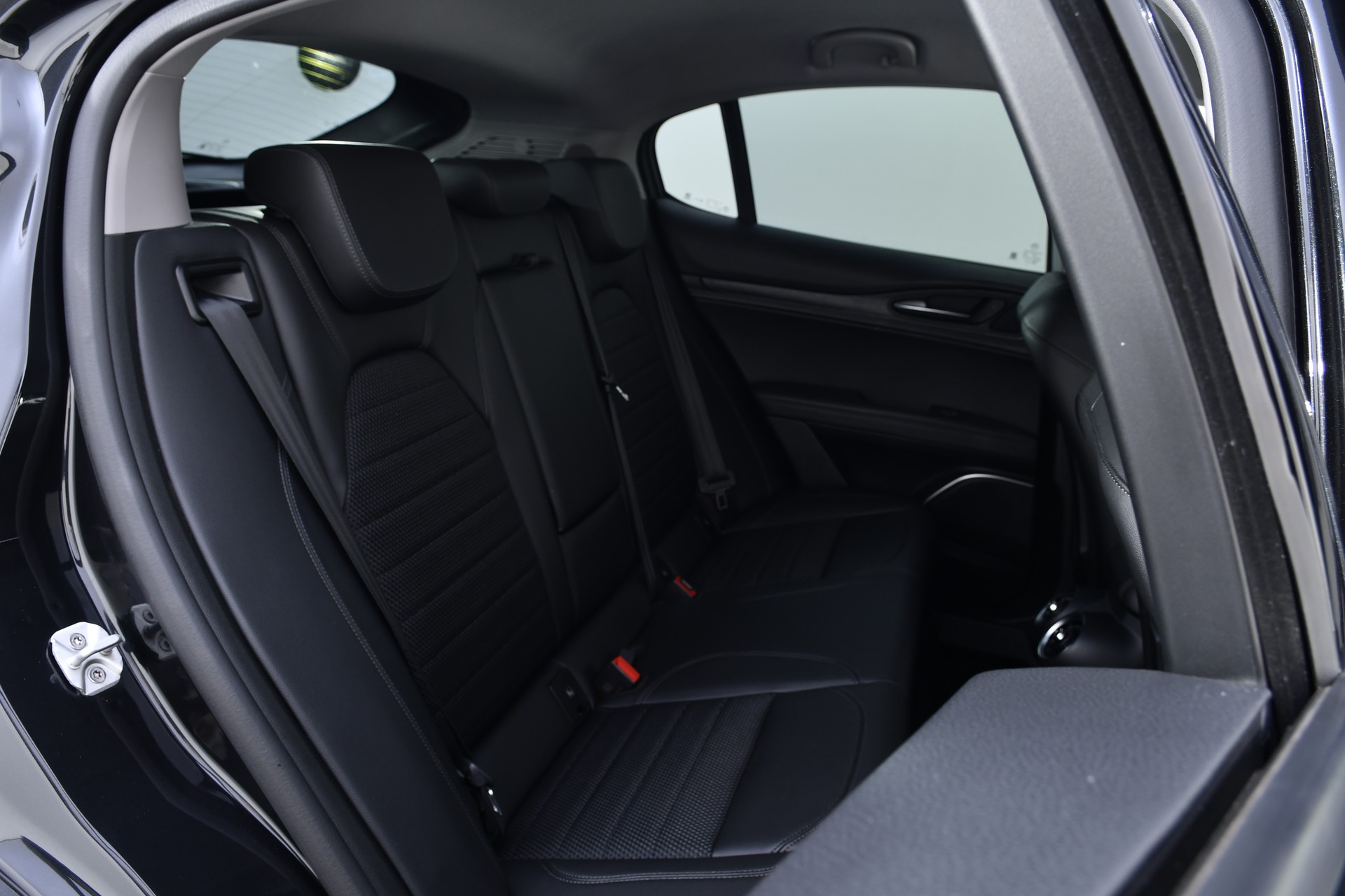 ALFA ROMEO Stelvio 2.0 Super Q4 Automatic-image-16