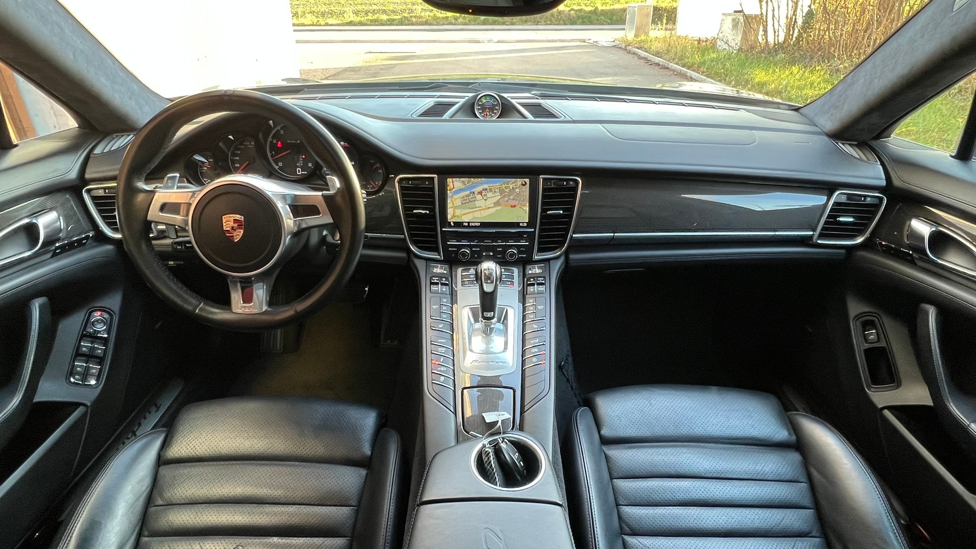PORSCHE PANAMERA TURBO S BLACK 4.8 PDK l 550 PS-image-18