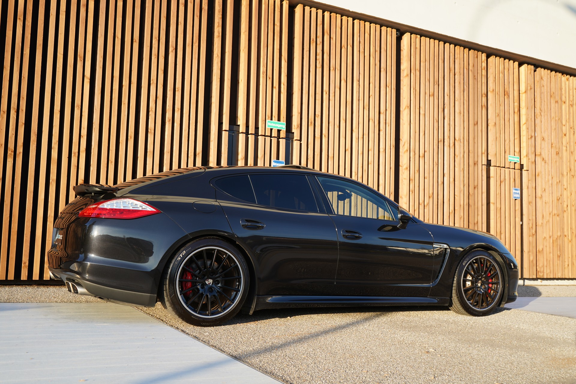 PORSCHE PANAMERA TURBO S BLACK 4.8 PDK l 550 PS-image-11
