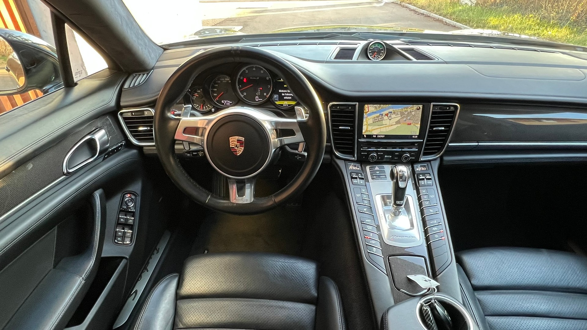 PORSCHE PANAMERA TURBO S BLACK 4.8 PDK l 550 PS-image-19