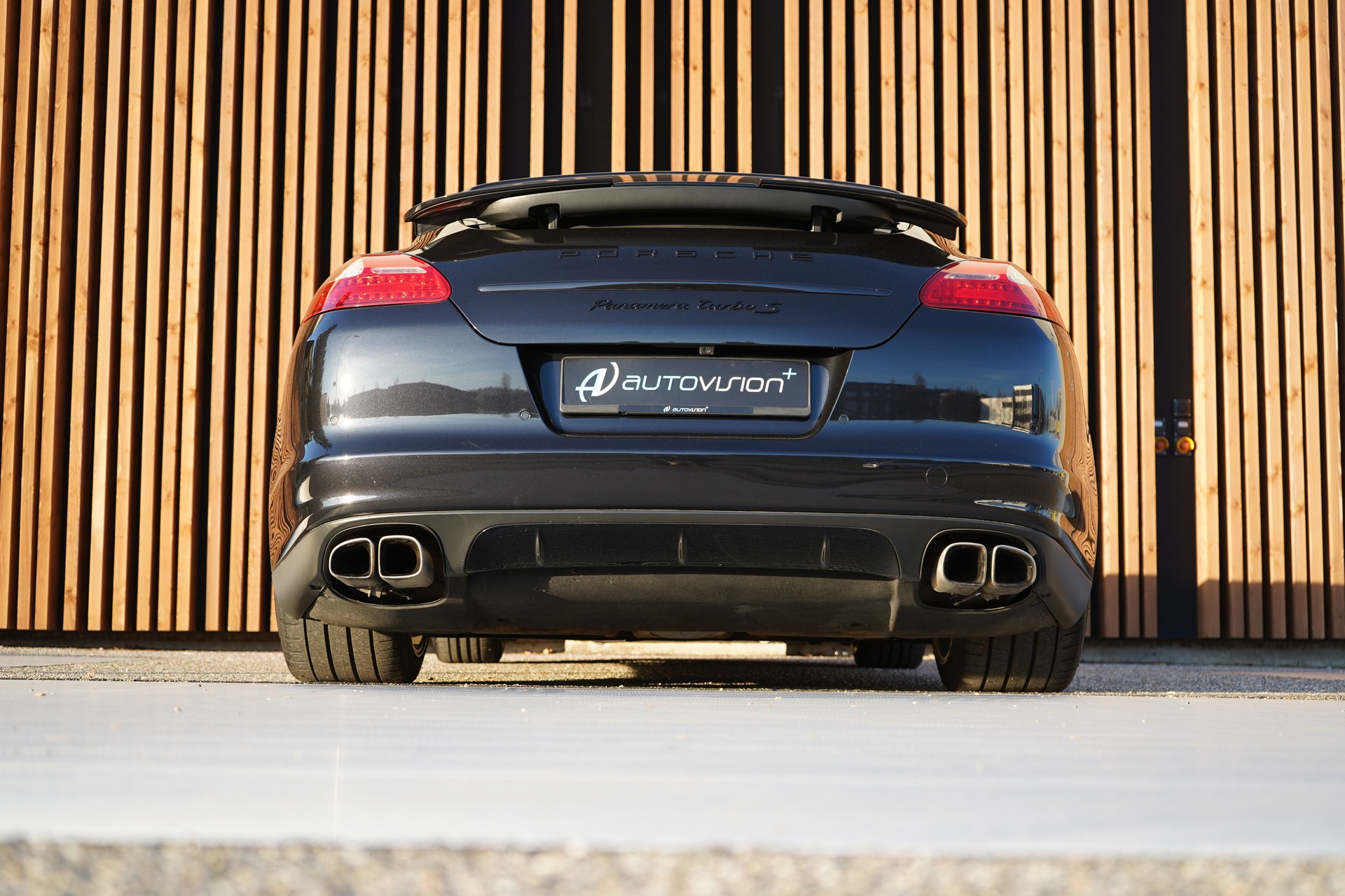 PORSCHE PANAMERA TURBO S BLACK 4.8 PDK l 550 PS-image-15