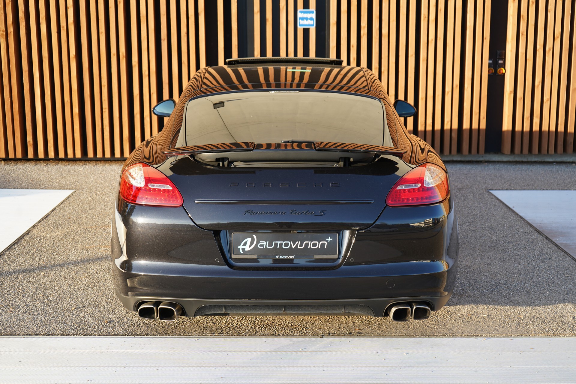 PORSCHE PANAMERA TURBO S BLACK 4.8 PDK l 550 PS-image-14