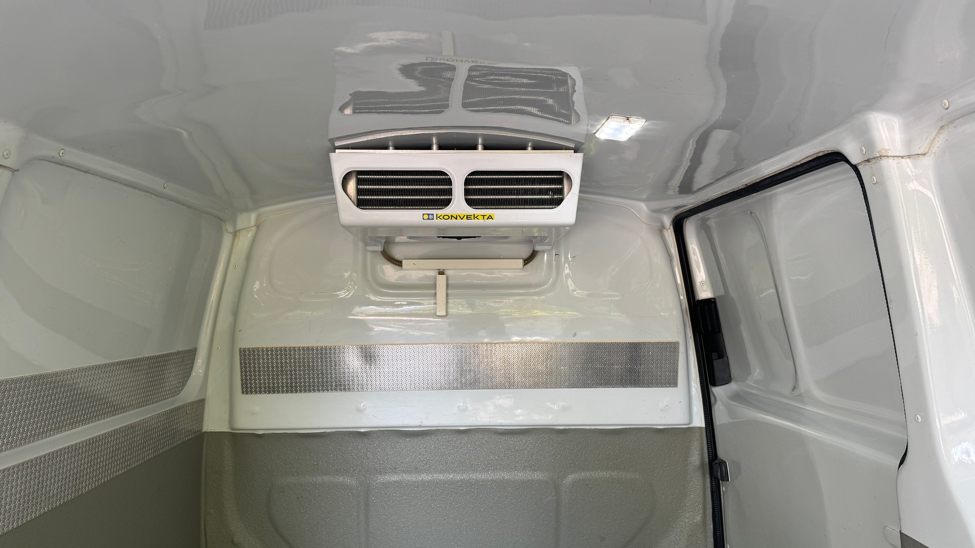 VW T6 2.0 TDI Euro 6-image-9