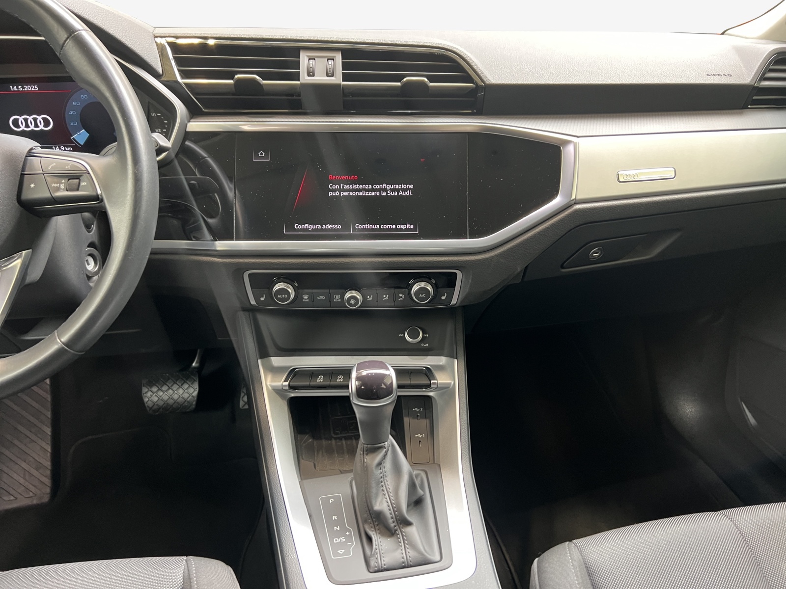 AUDI Q3 35 TFSI Attraction S-tronic-image-10