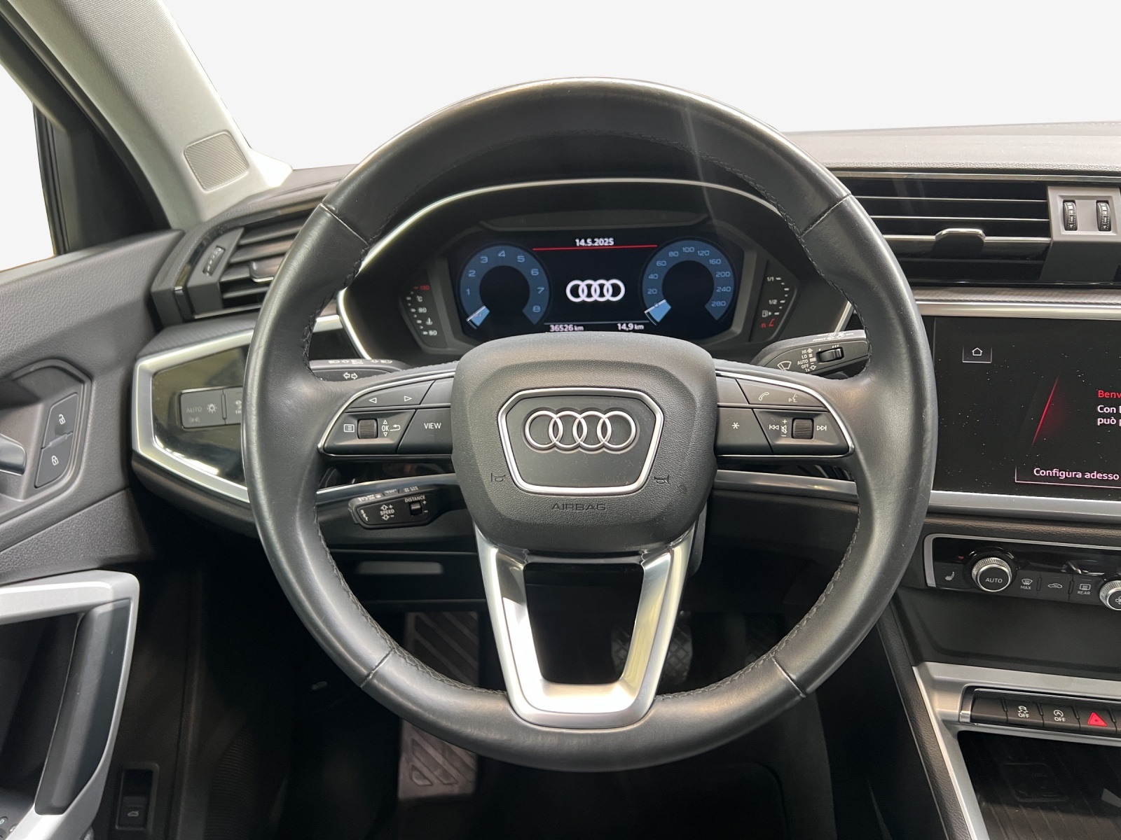 AUDI Q3 35 TFSI Attraction S-tronic-image-9