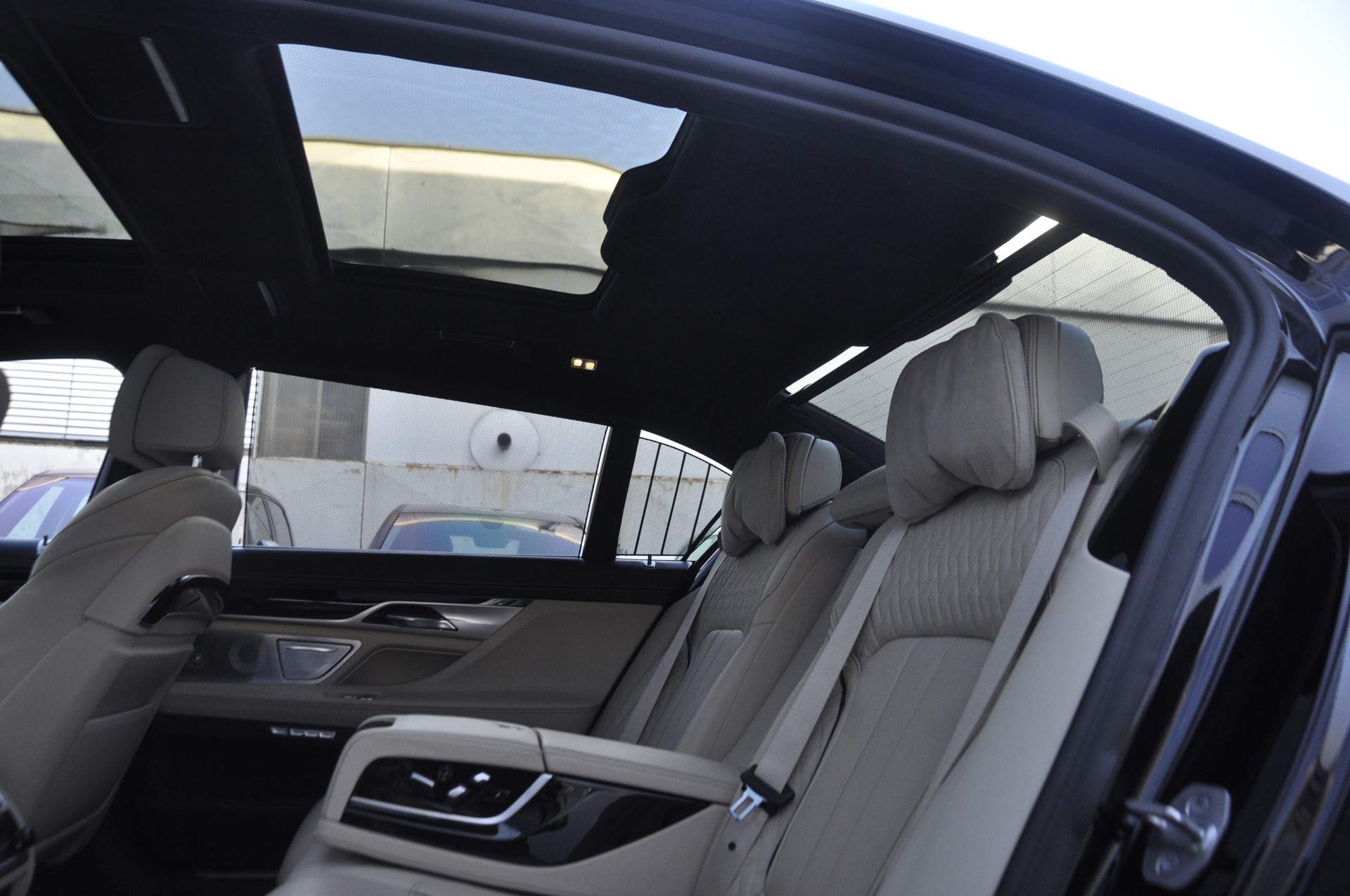 BMW 750Li xDrive Steptronic Pure Excellence-image-5