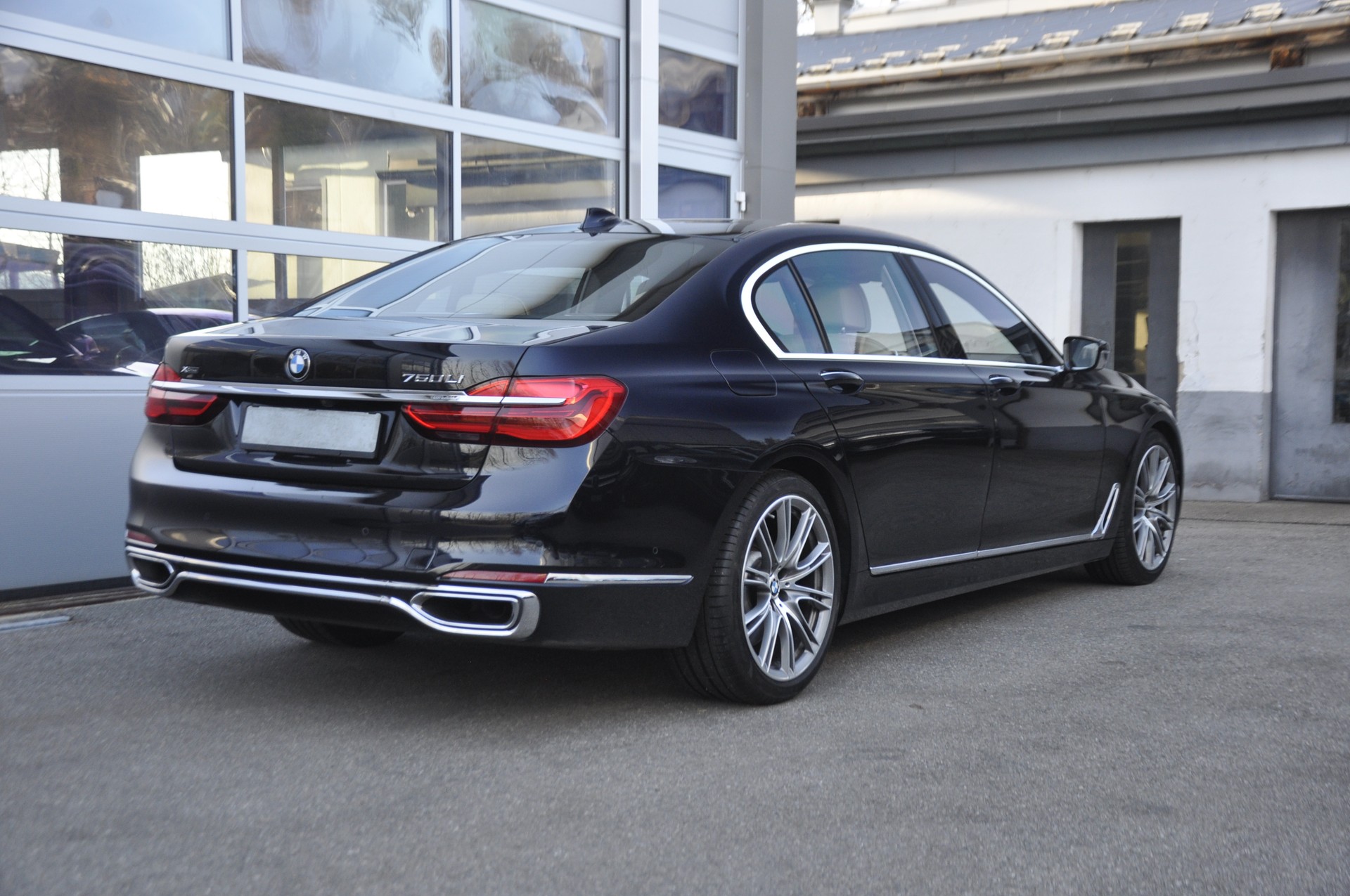 BMW 750Li xDrive Steptronic Pure Excellence-image-2