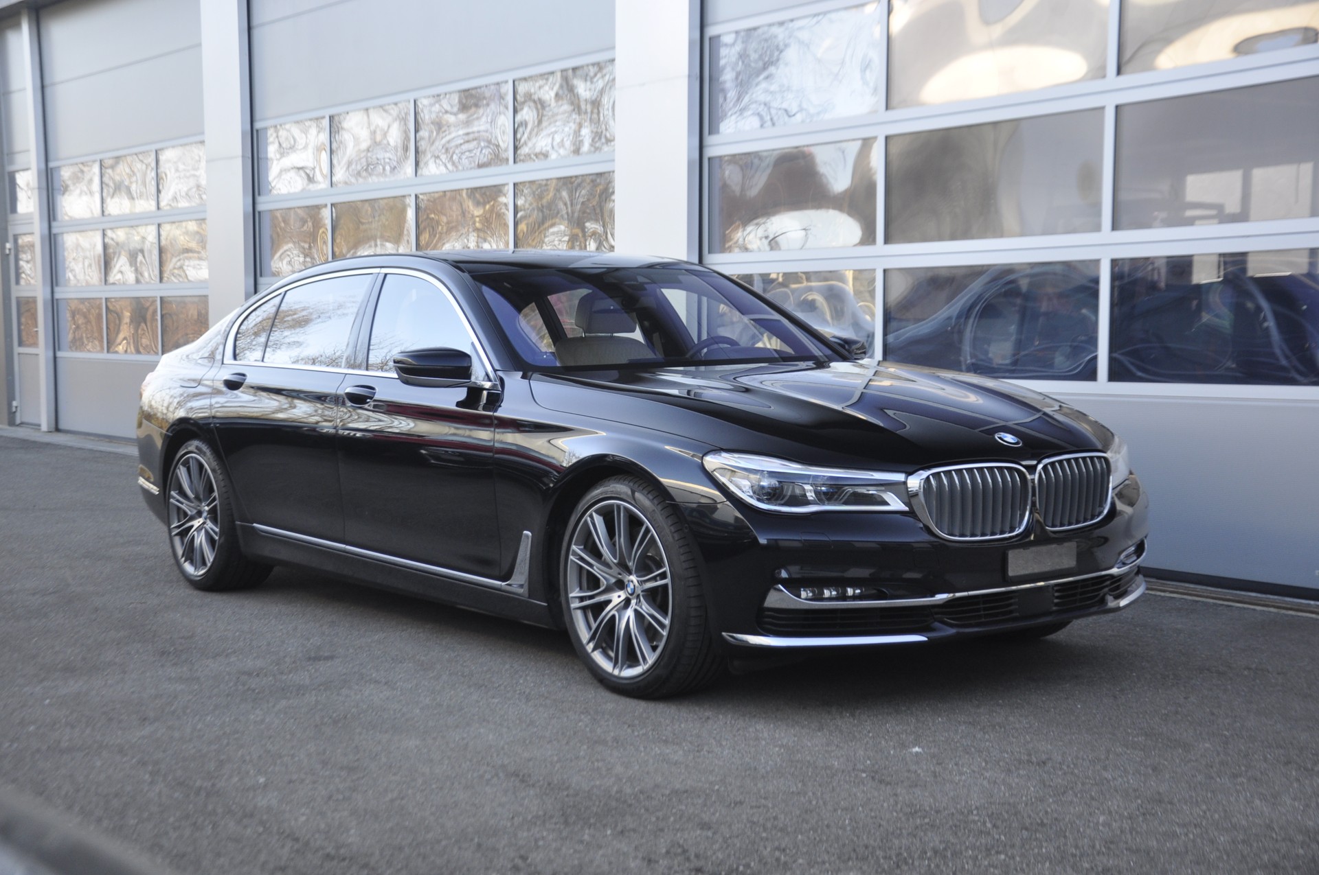 BMW 750Li xDrive Steptronic Pure Excellence-image-0
