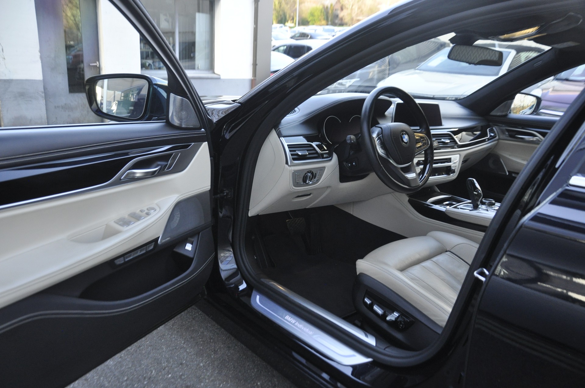 BMW 750Li xDrive Steptronic Pure Excellence-image-3