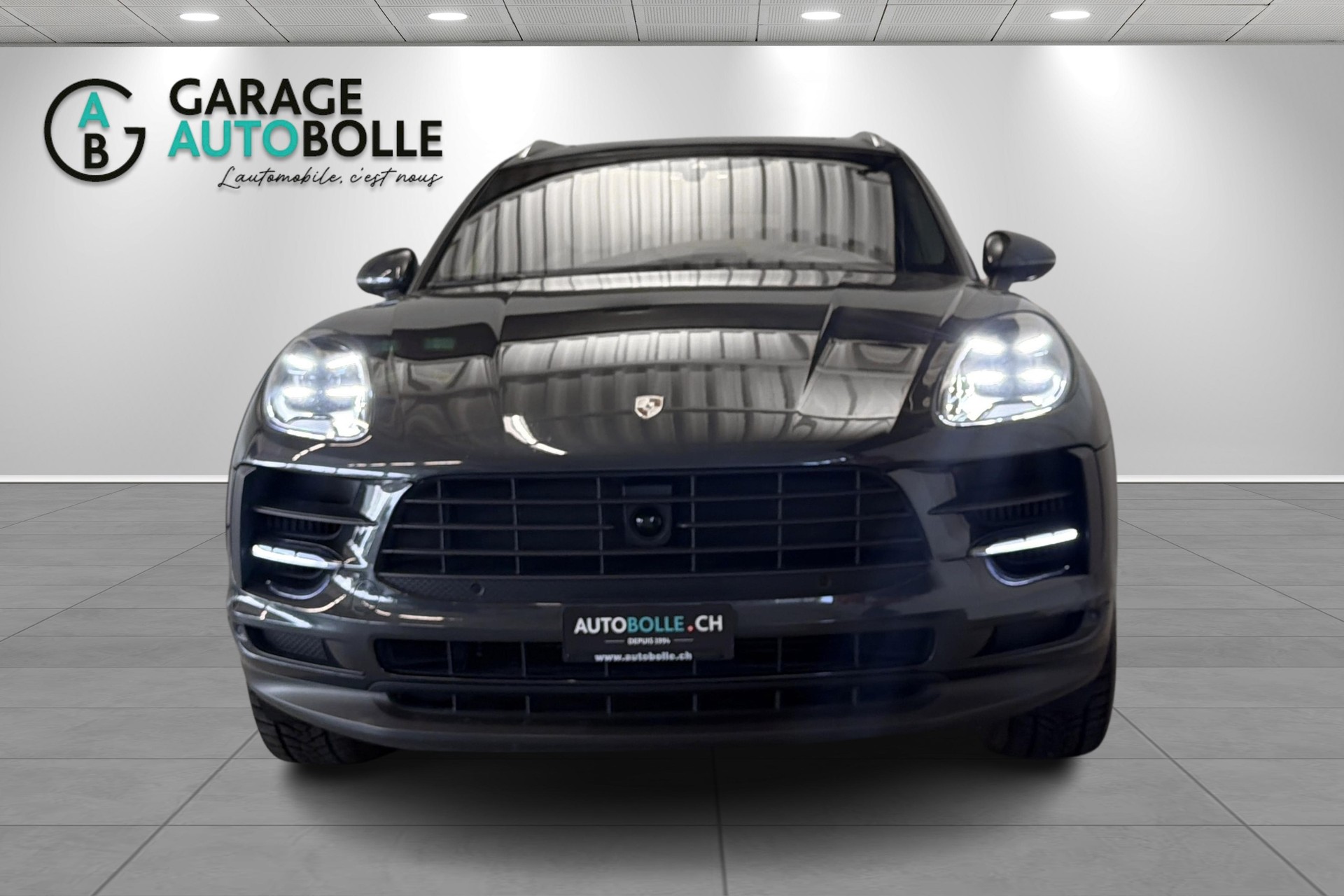 PORSCHE Macan S PDK-showroom-element-1