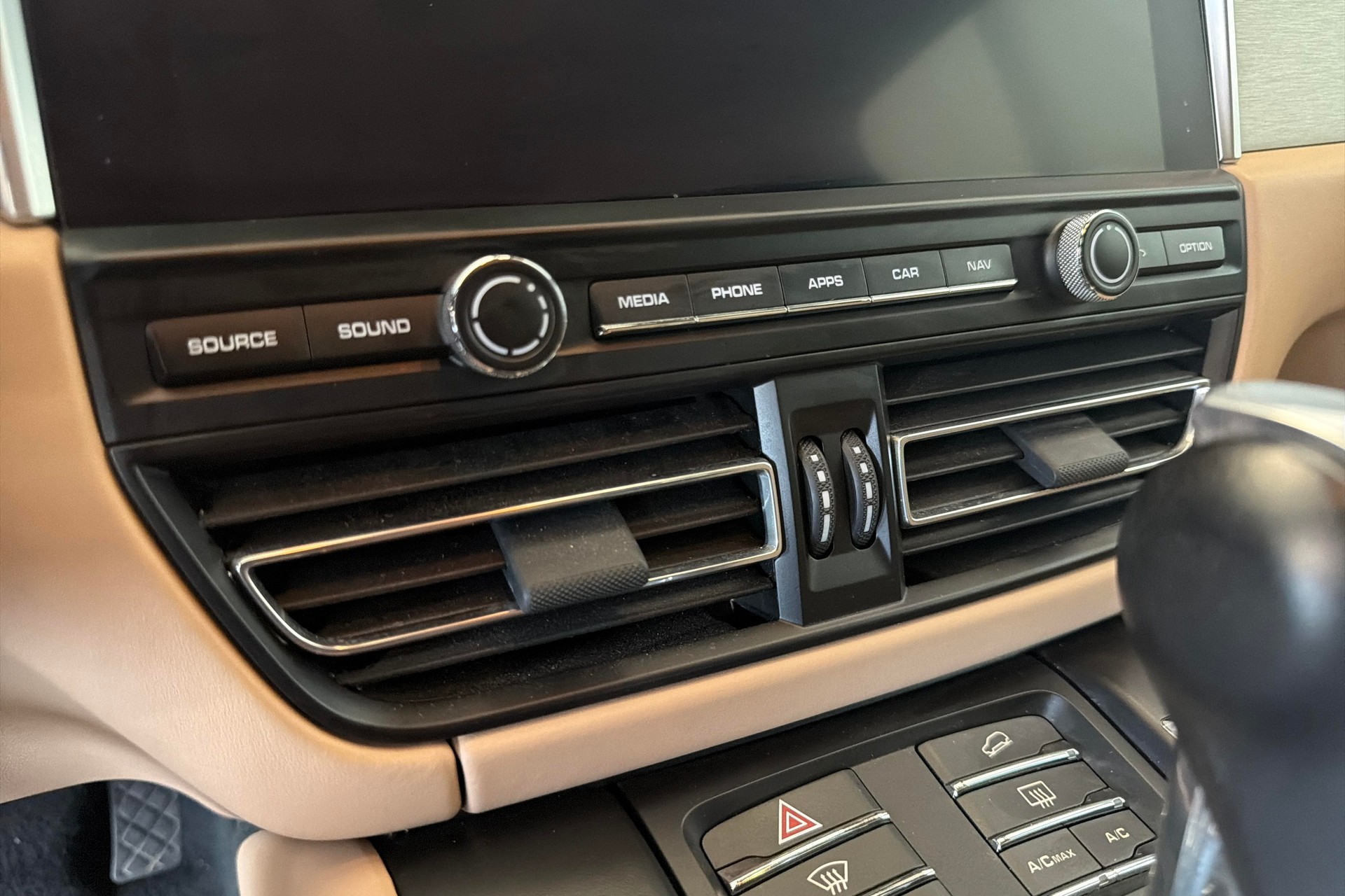 PORSCHE Macan S PDK-image-12