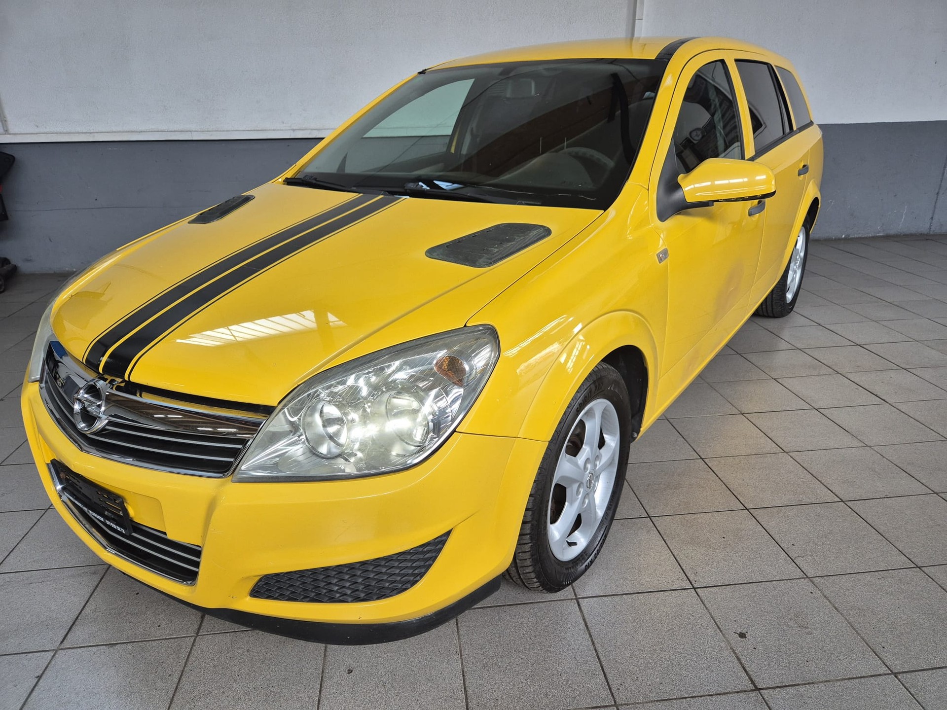 OPEL Astra Caravan 1.9 CDTi-image-1