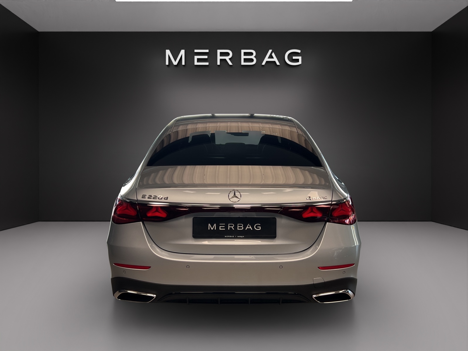 MERCEDES-BENZ E 220 d 4Matic-image-4