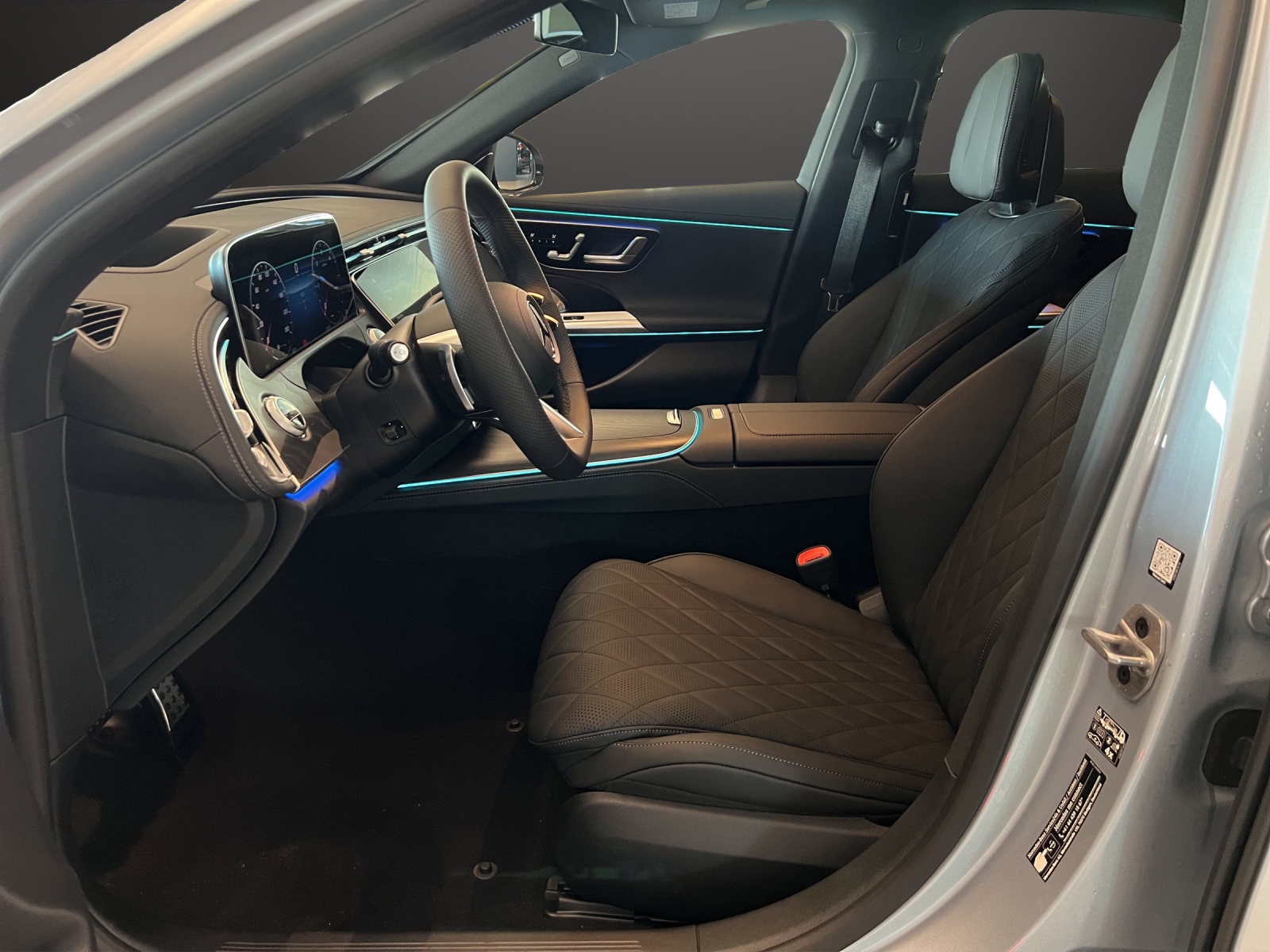 MERCEDES-BENZ E 220 d 4Matic-image-9