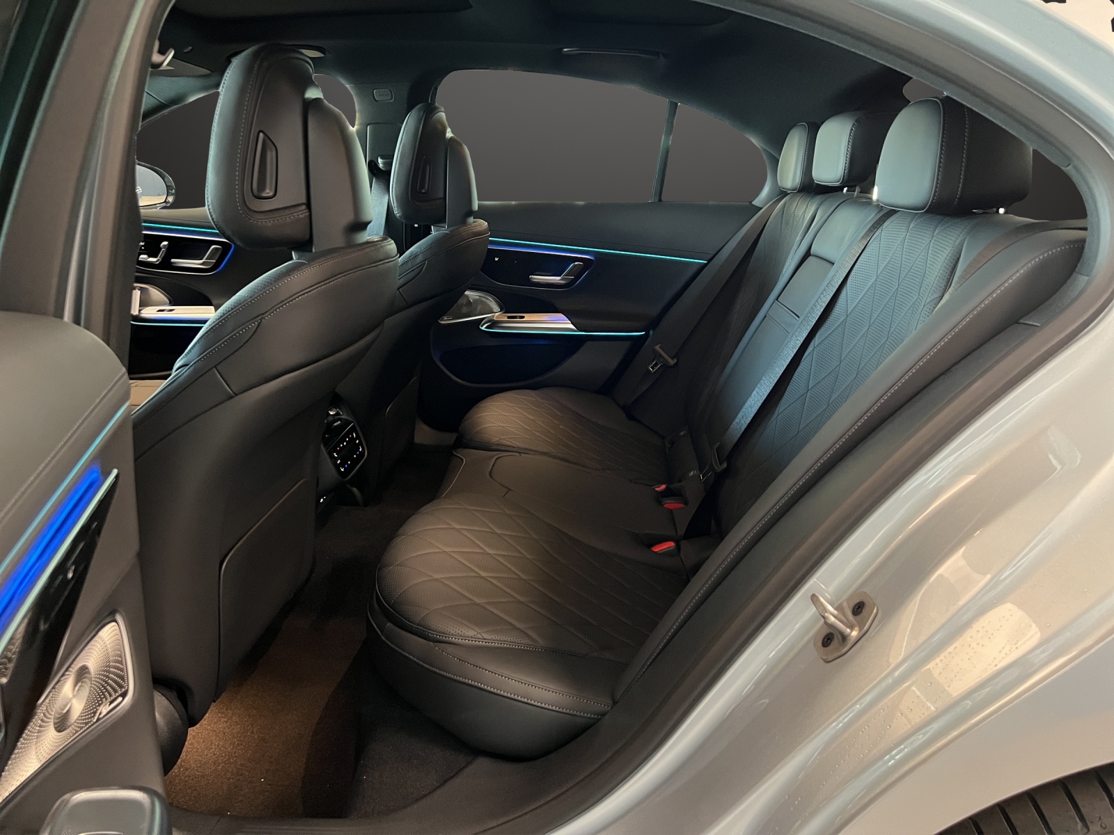 MERCEDES-BENZ E 220 d 4Matic-image-11