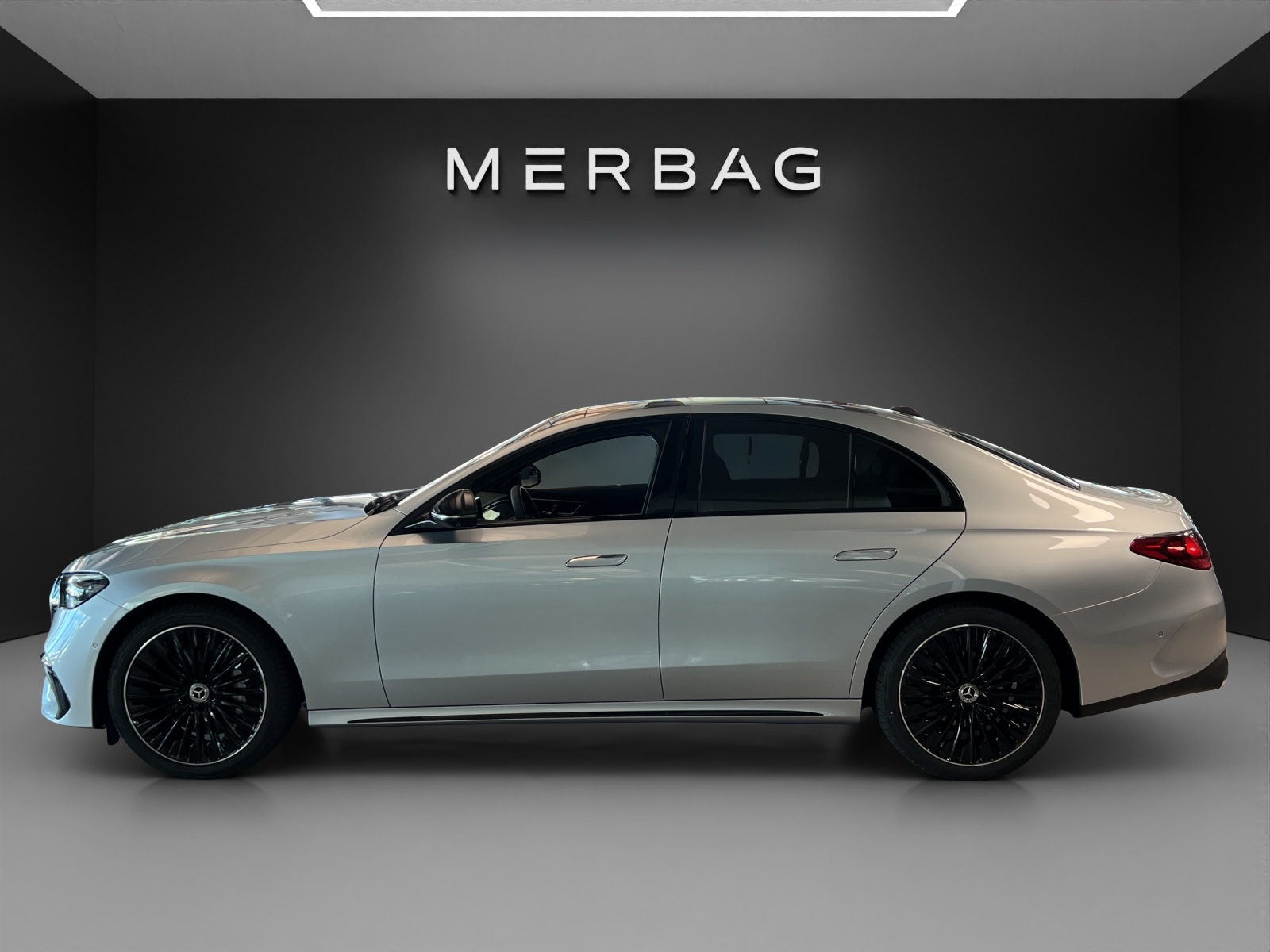 MERCEDES-BENZ E 220 d 4Matic-image-1